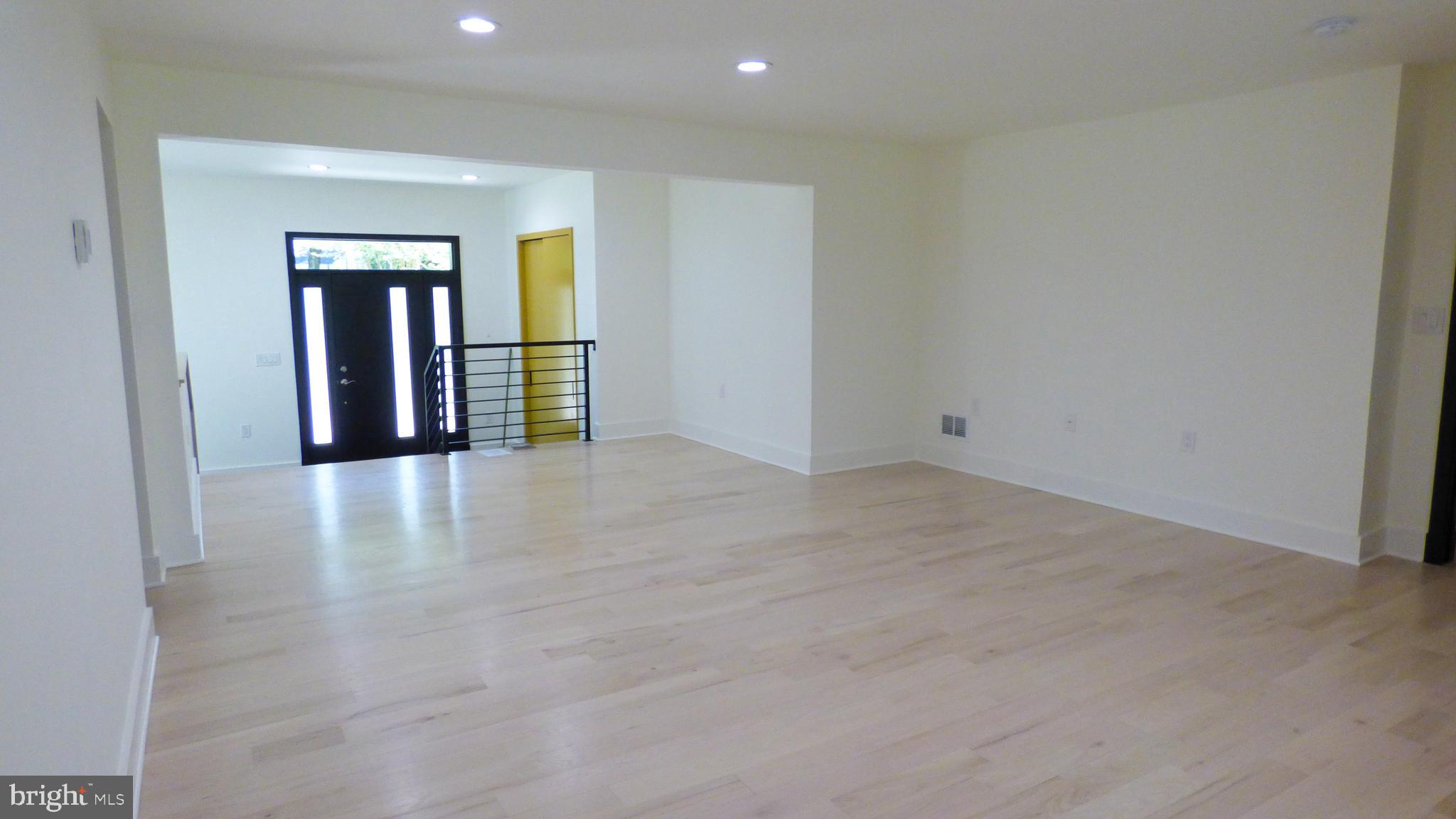 HILLWOOD - Residential Lease