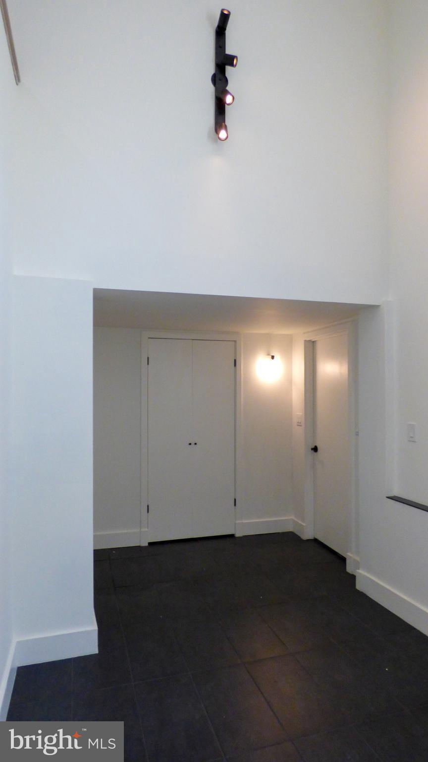 HILLWOOD - Residential Lease