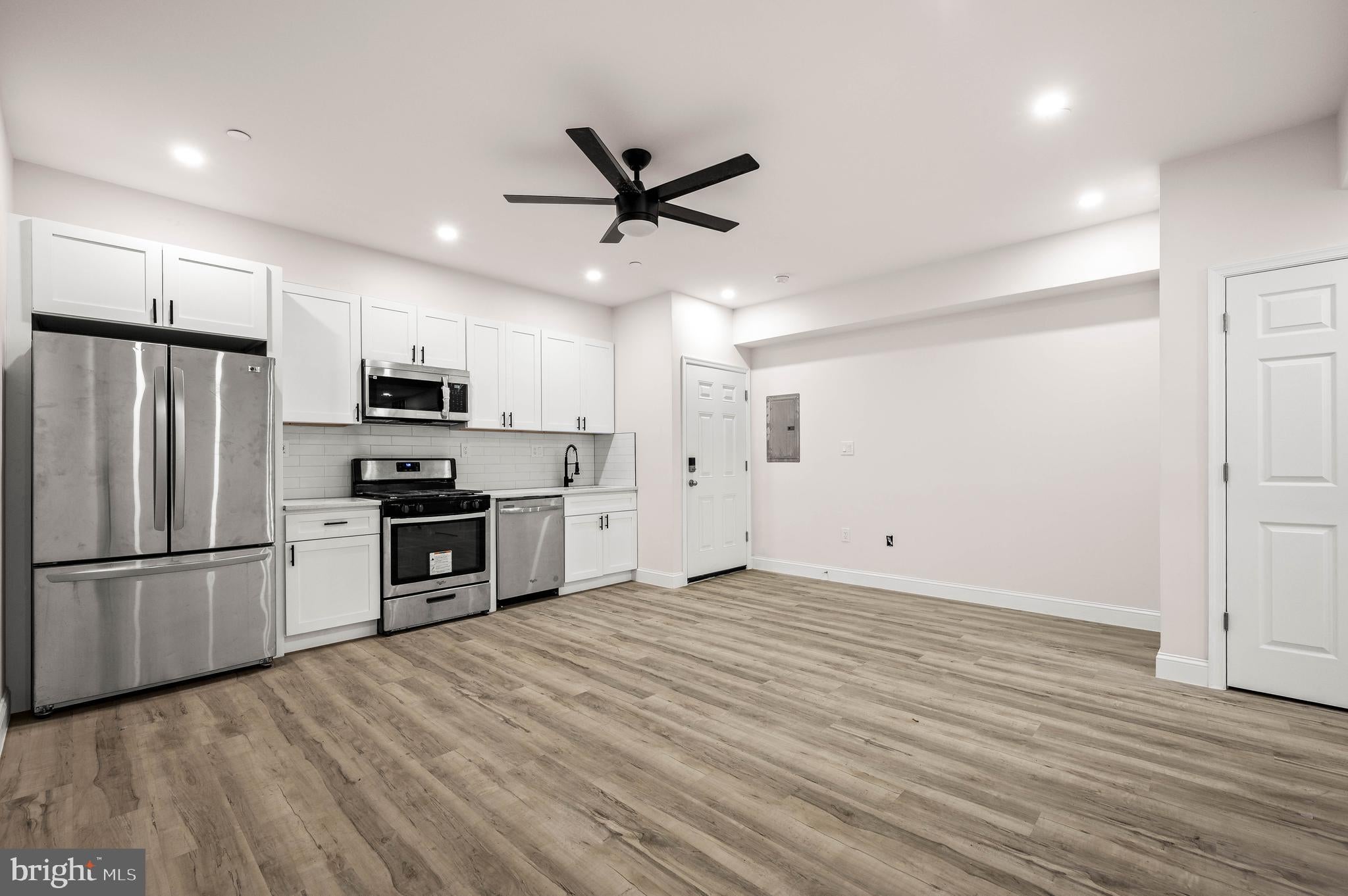 437 W GIRARD AVENUE 4