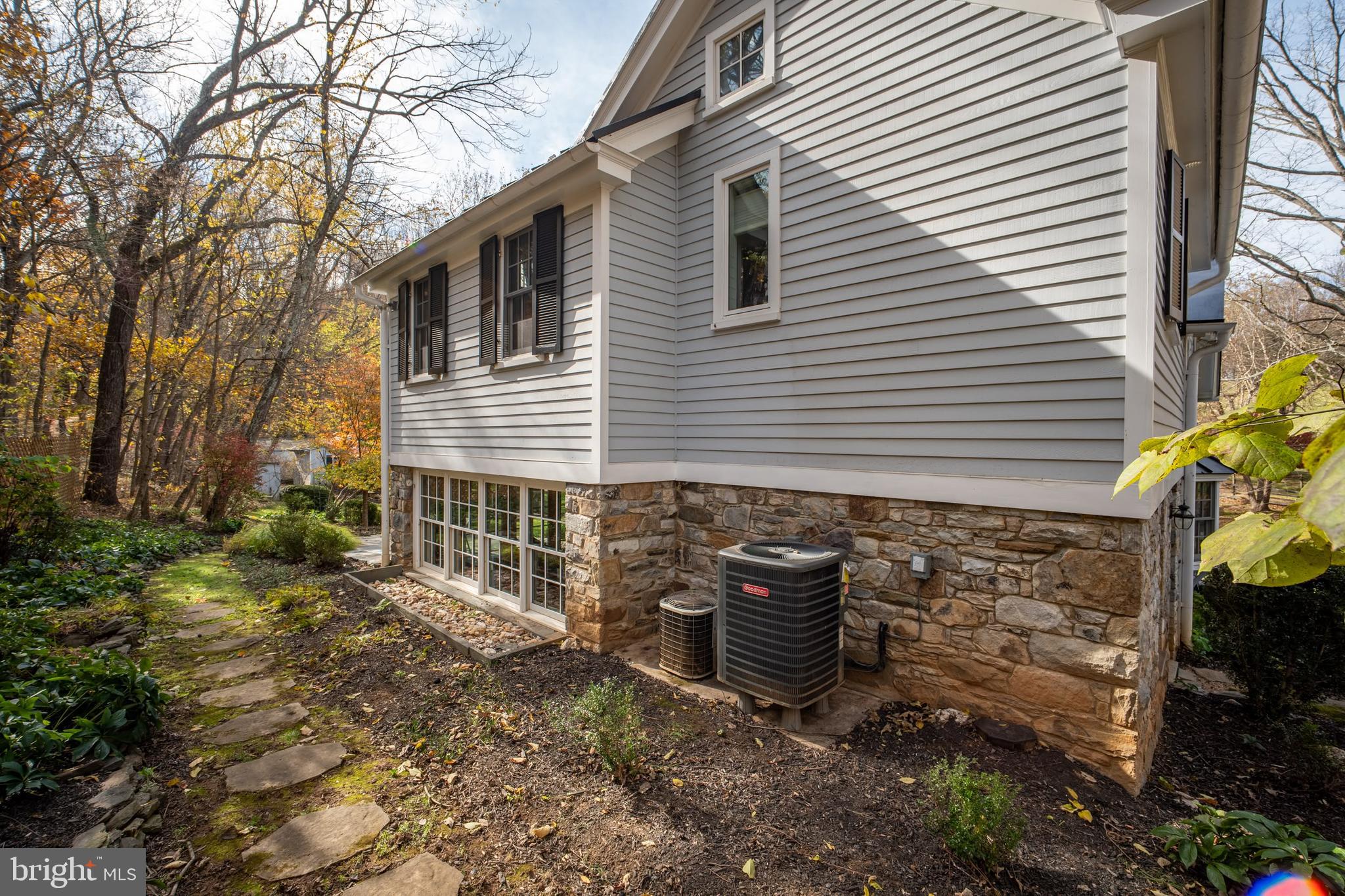 TAYLORSTOWN - Residential