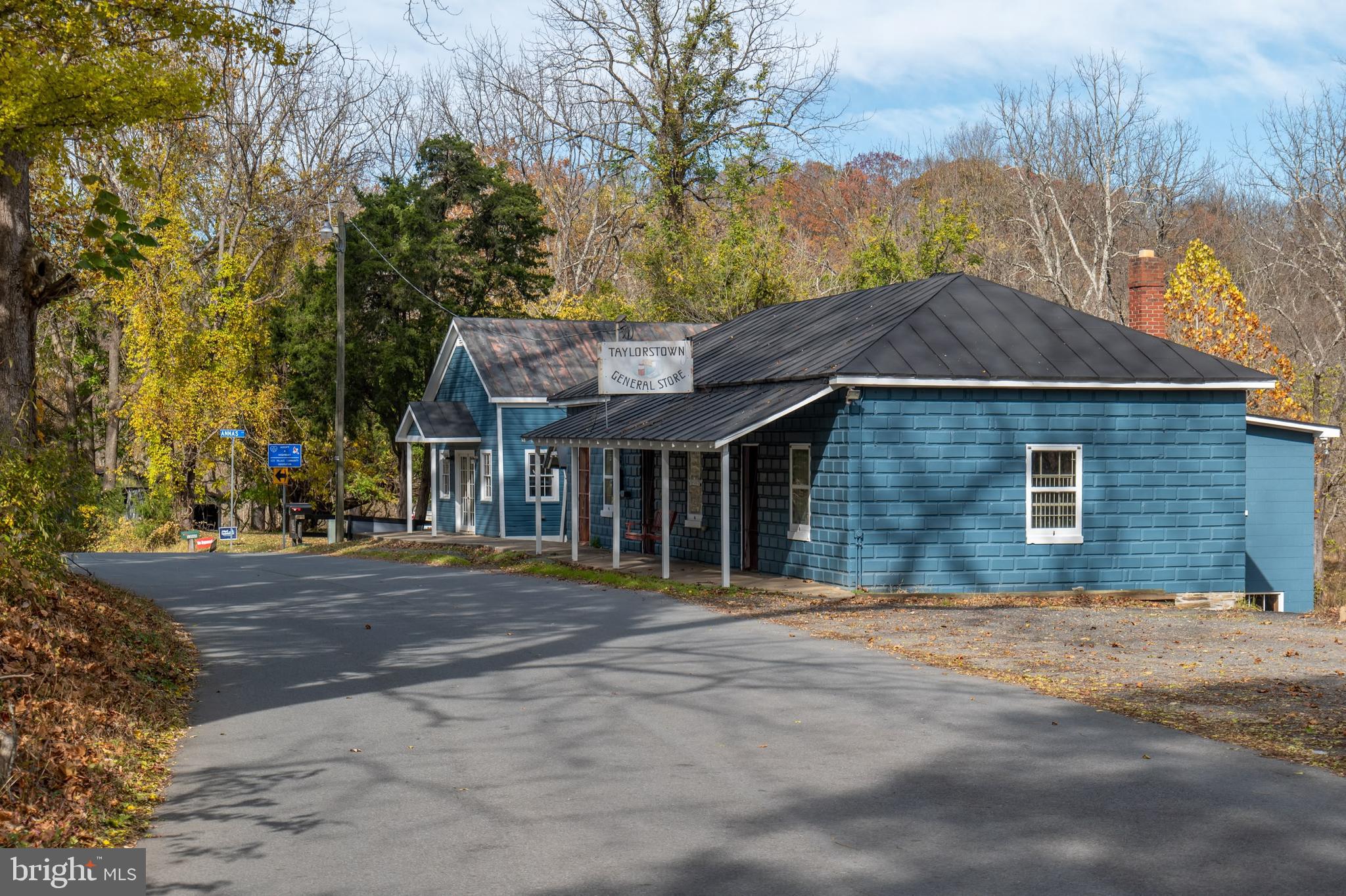 TAYLORSTOWN - Residential