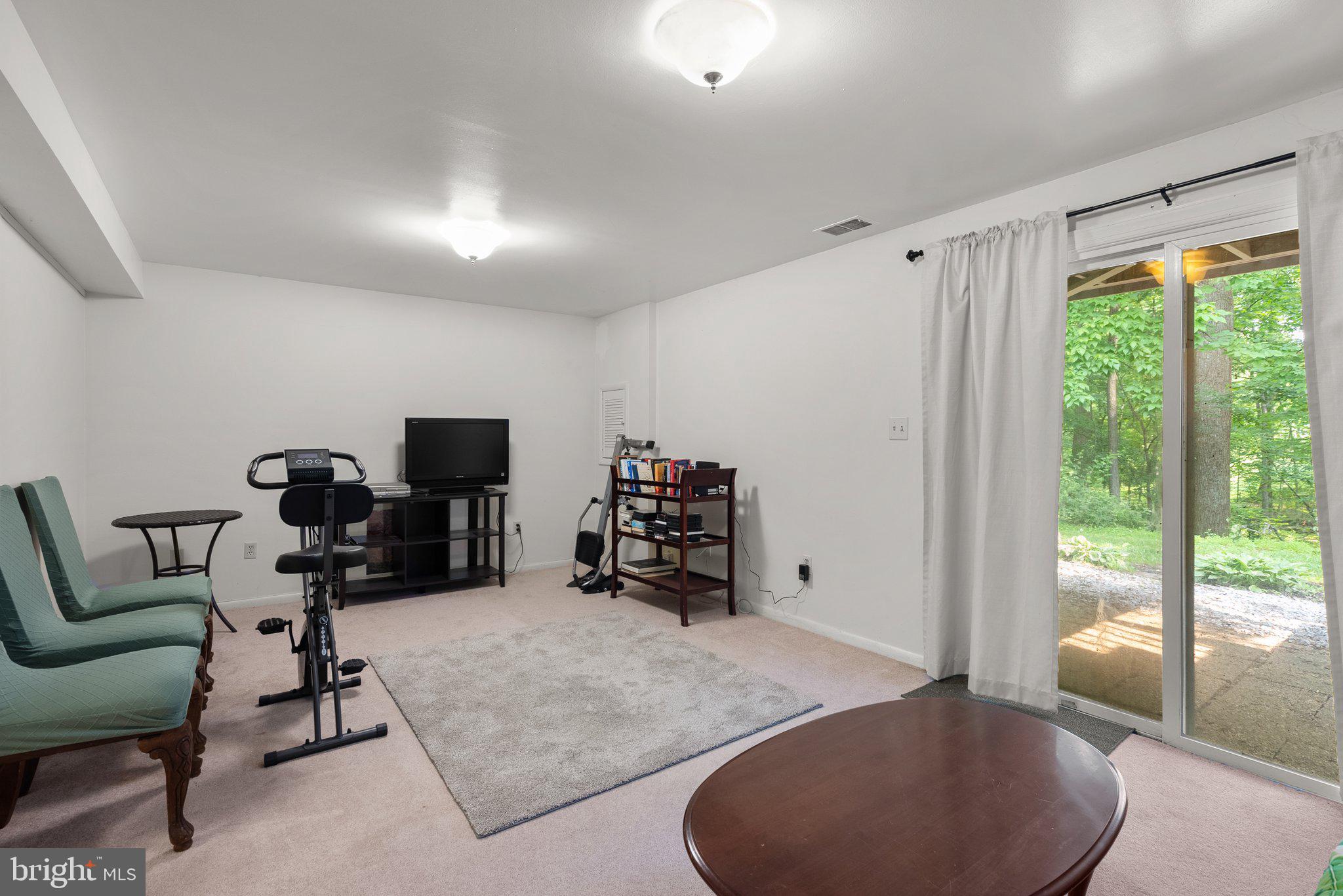 SHADOW OAK - Residential