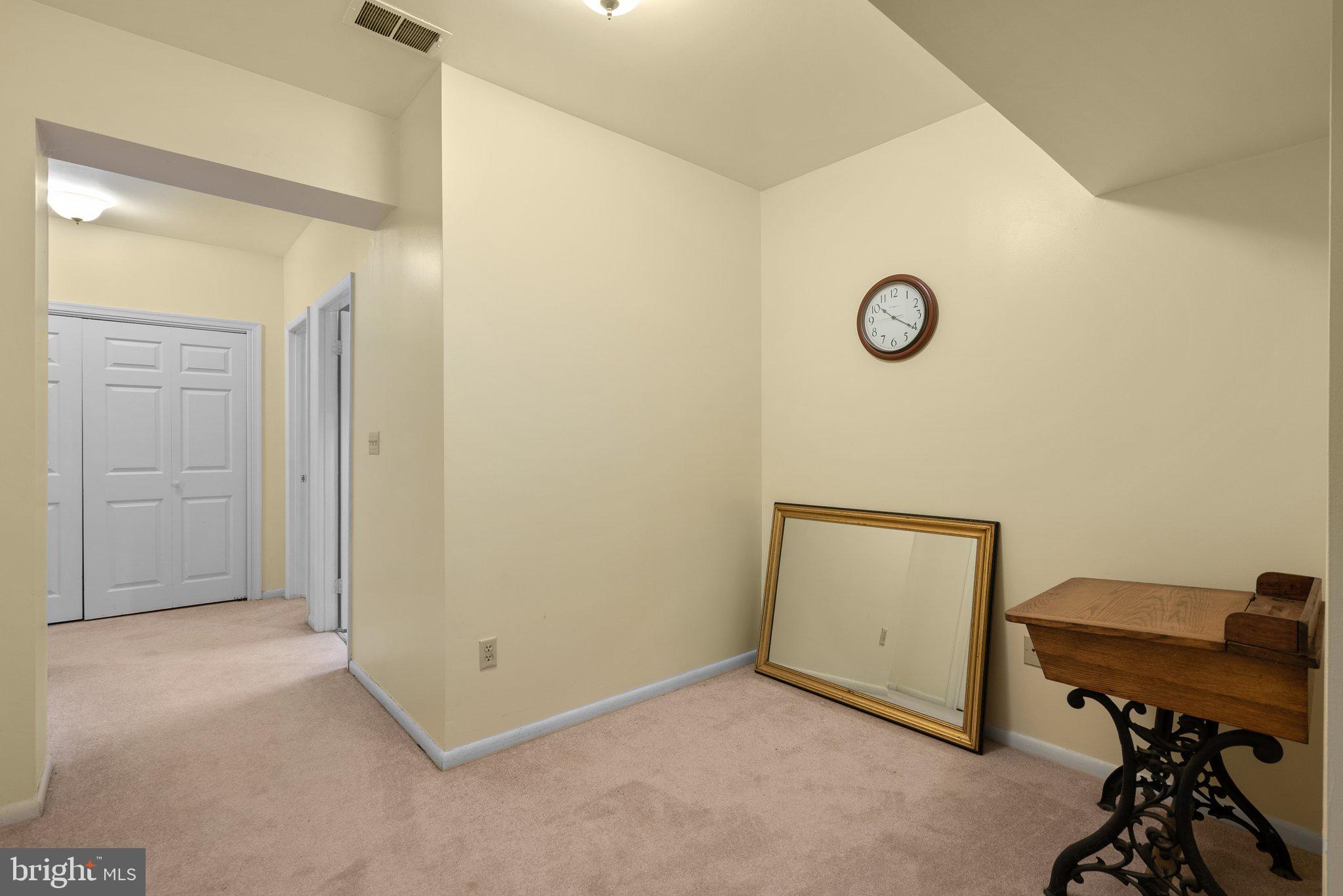 SHADOW OAK - Residential