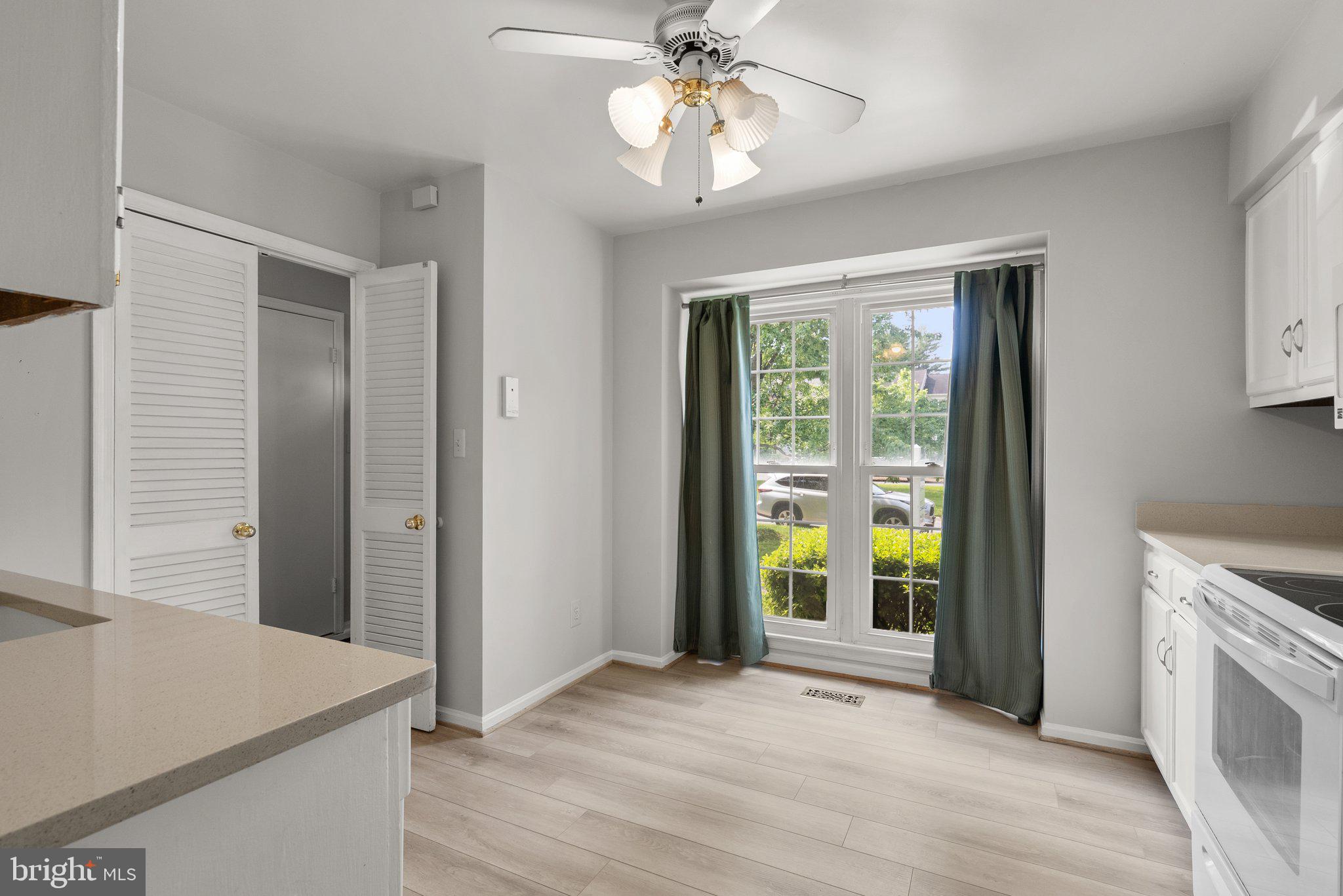 SHADOW OAK - Residential