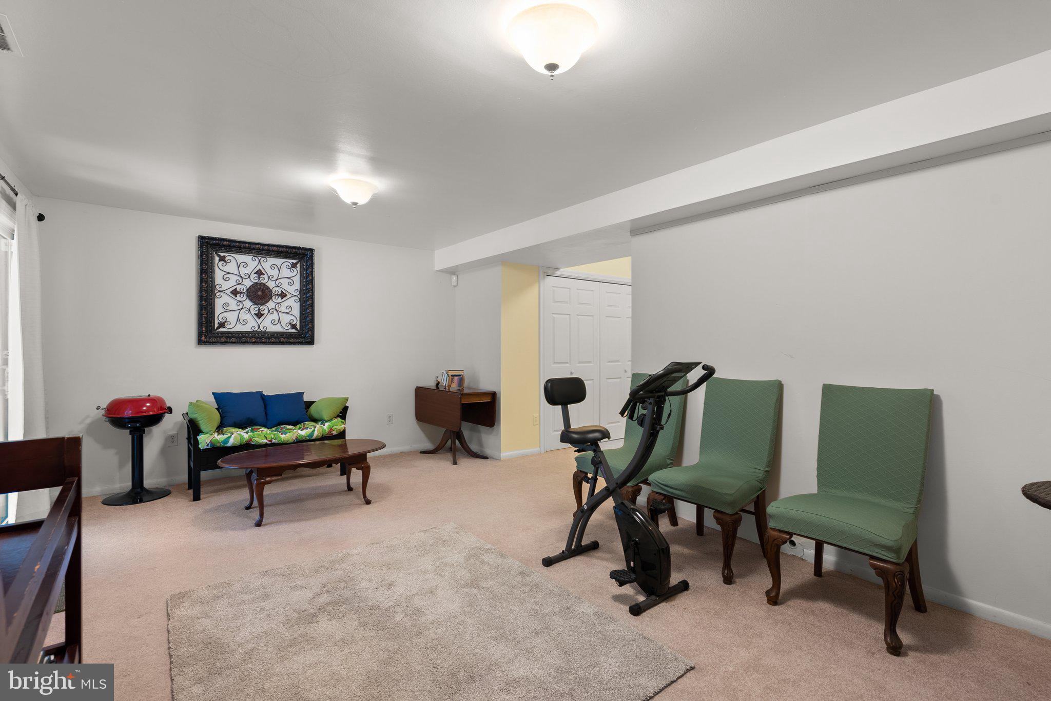 SHADOW OAK - Residential