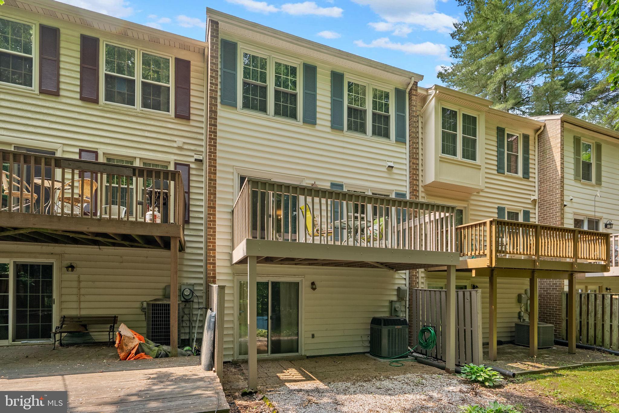 SHADOW OAK - Residential