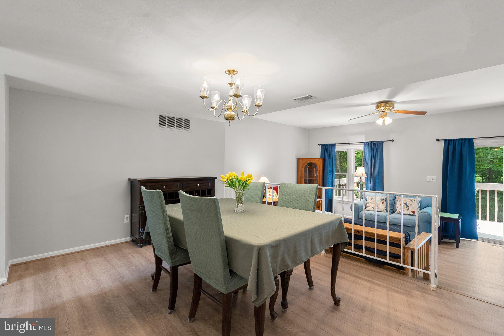 SHADOW OAK - Residential