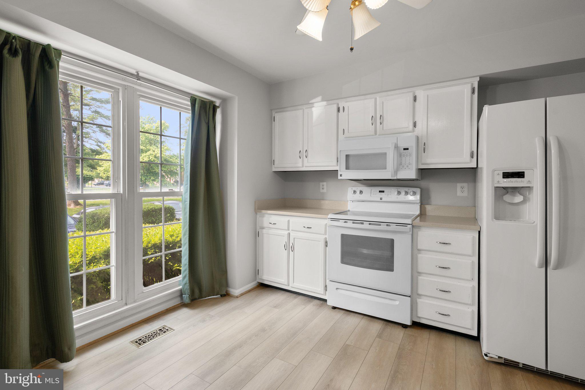 SHADOW OAK - Residential