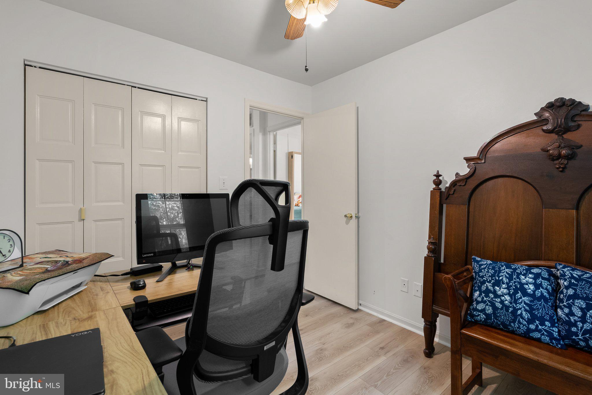 SHADOW OAK - Residential