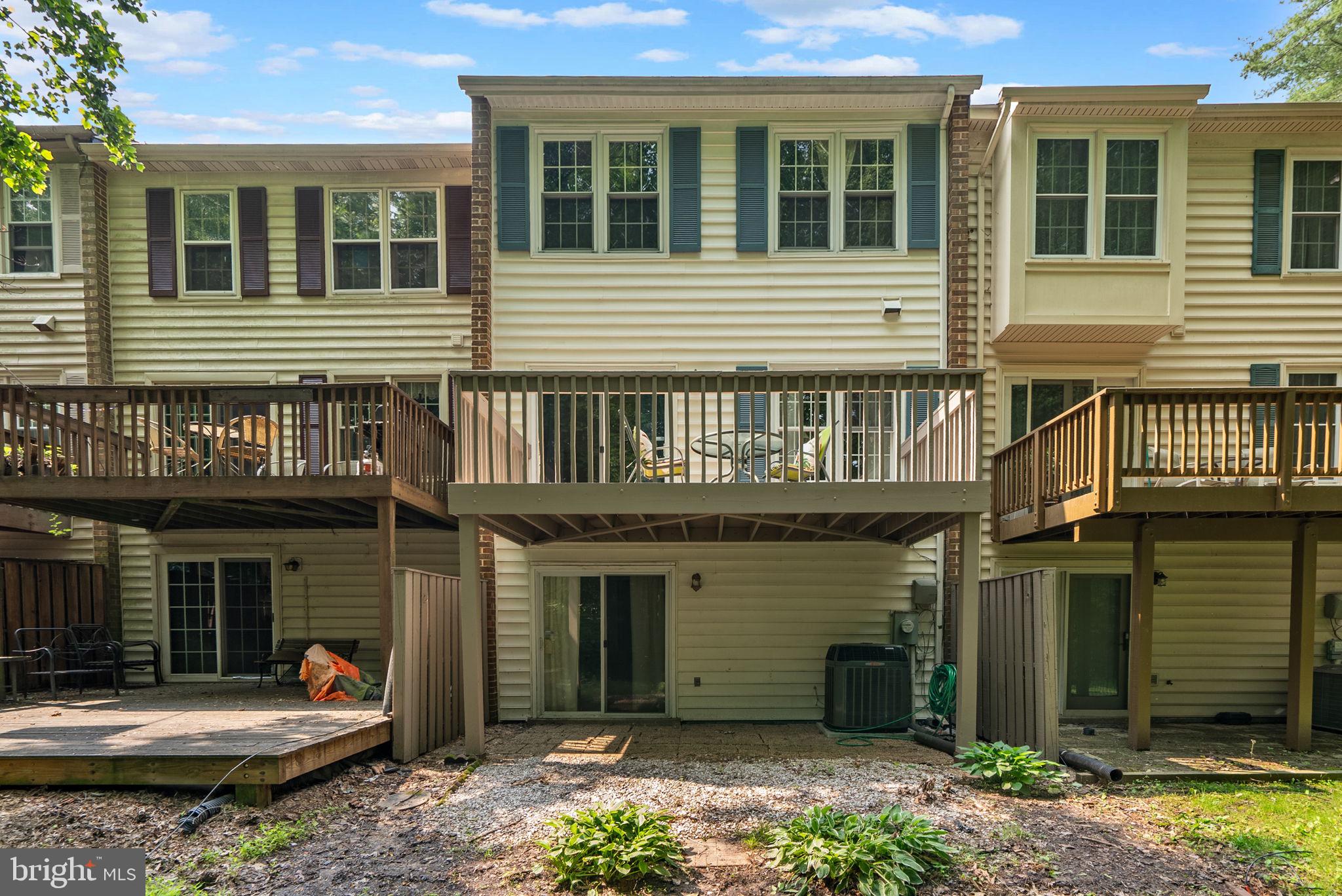 SHADOW OAK - Residential