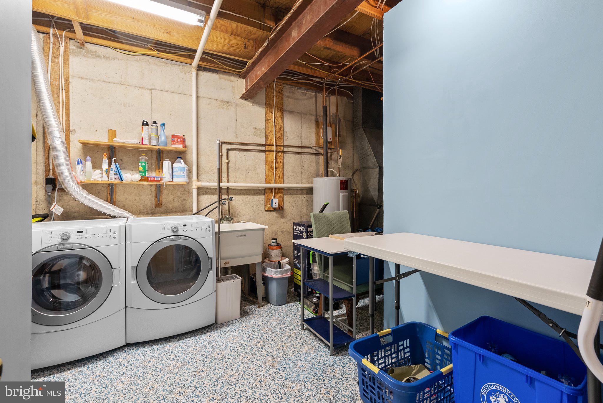 SHADOW OAK - Residential