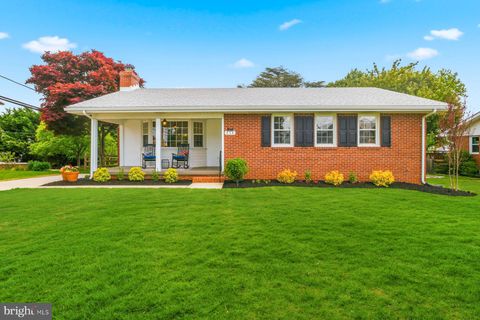 Photo of 214 Chantrey Road, LUTHERVILLE TIMONIUM, MD 21093 (MLS # MDBC2163290)