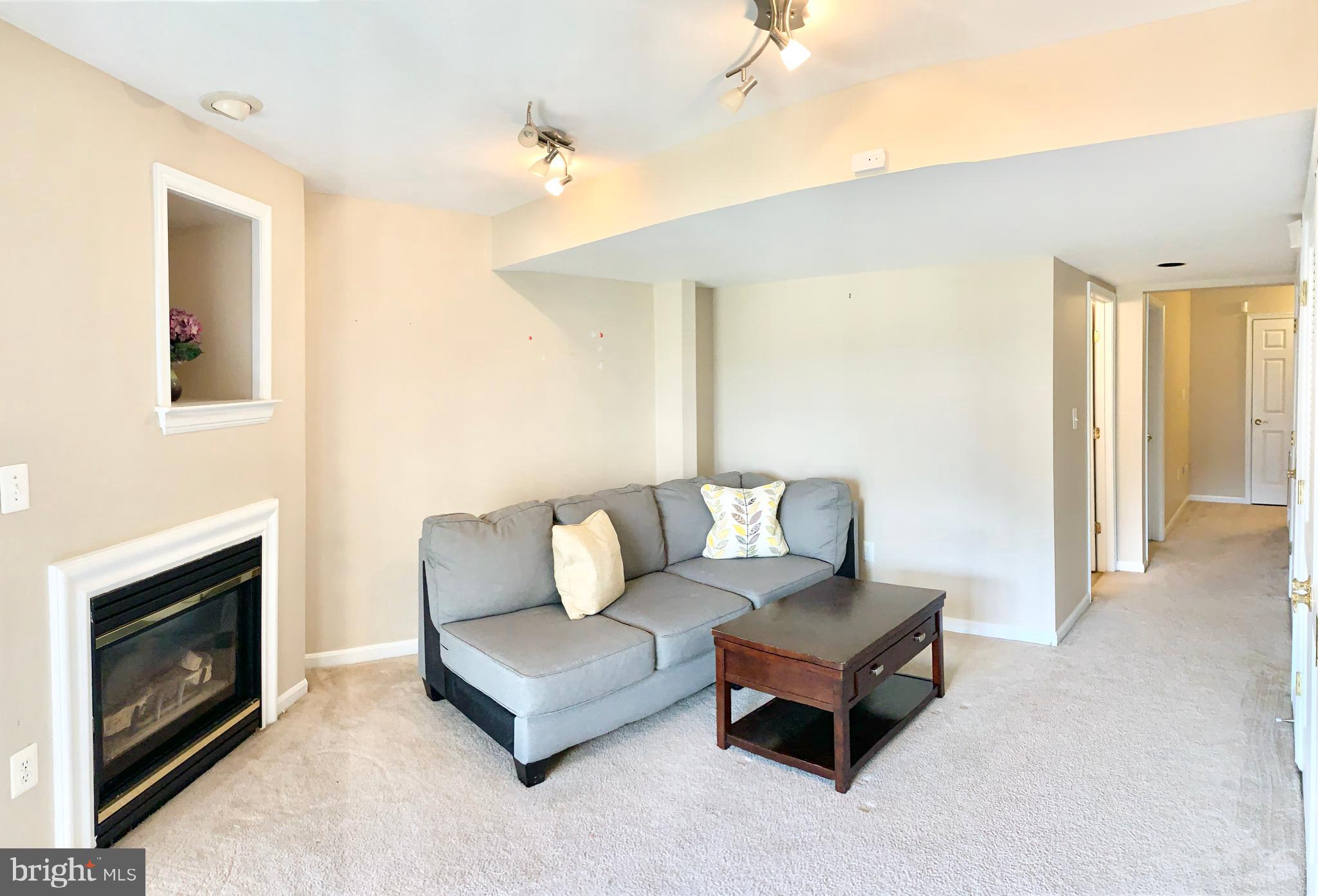 PRINCE WILLIAM COMMONS - Residential Lease