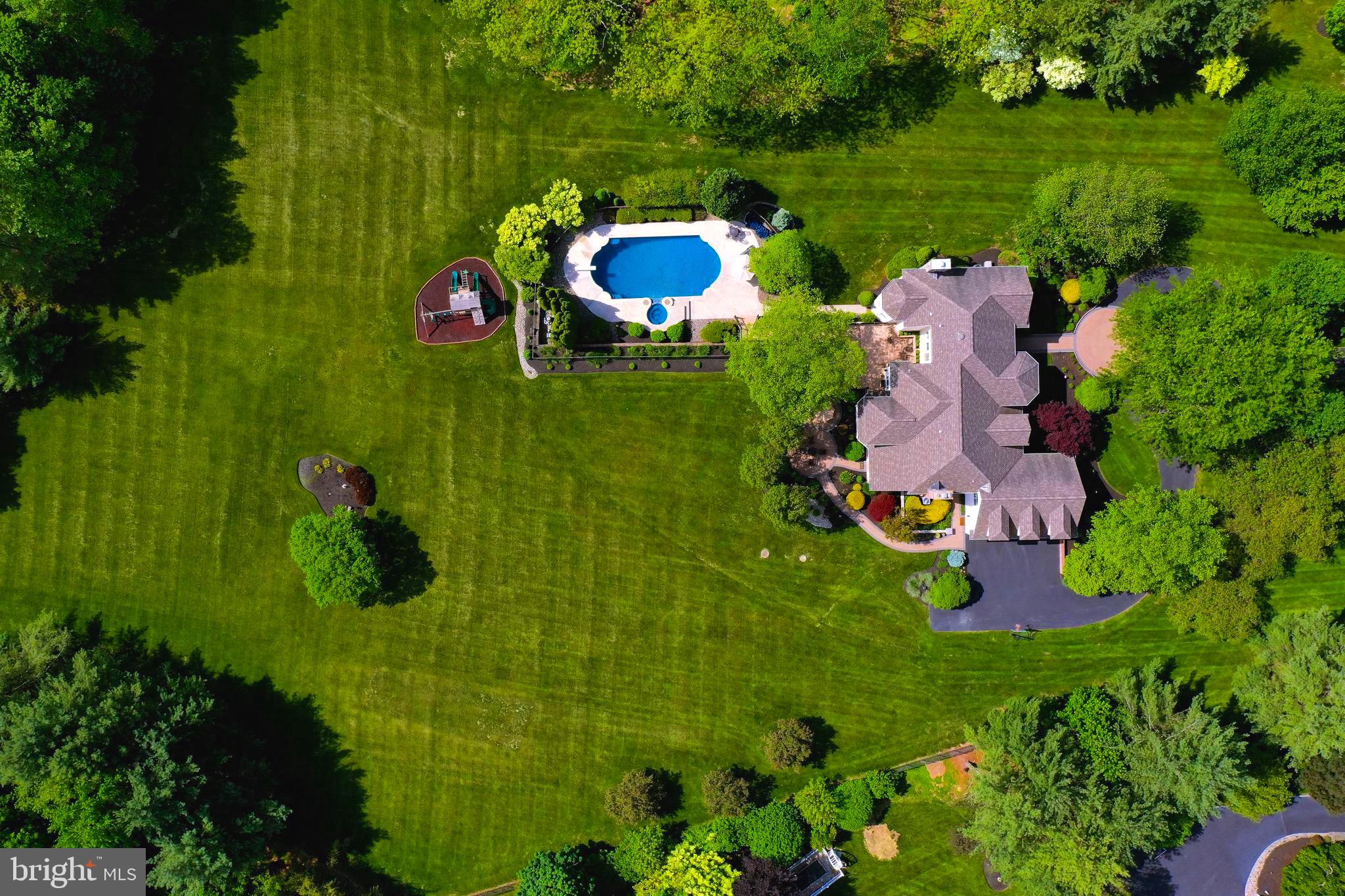 9 GREENBRIAR CIRCLE