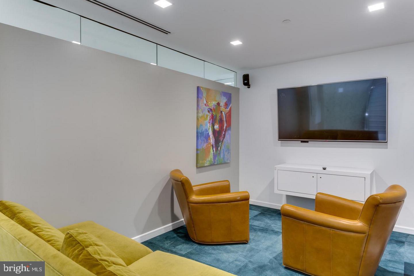 ROTONDA - Residential Lease