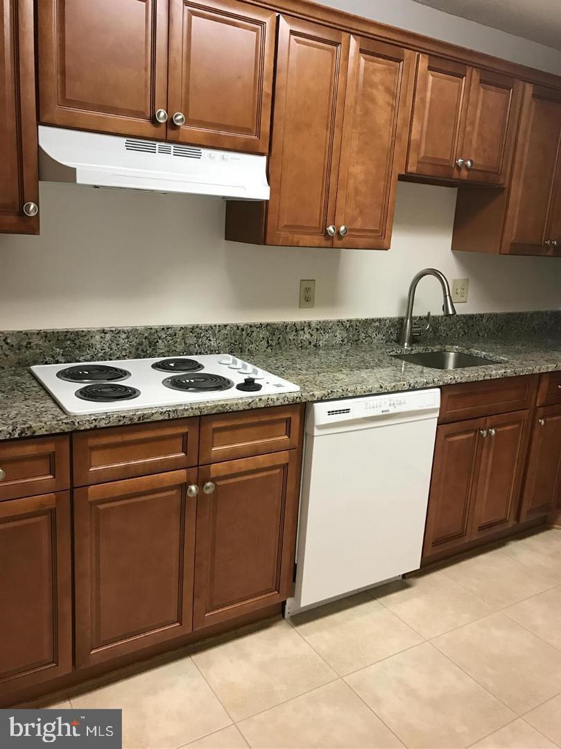 ROTONDA - Residential Lease