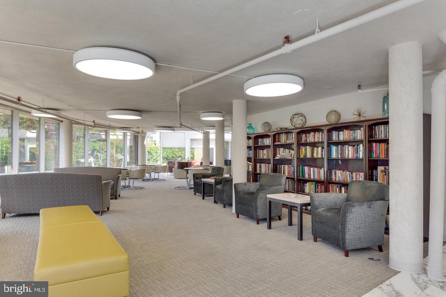 ROTONDA - Residential Lease