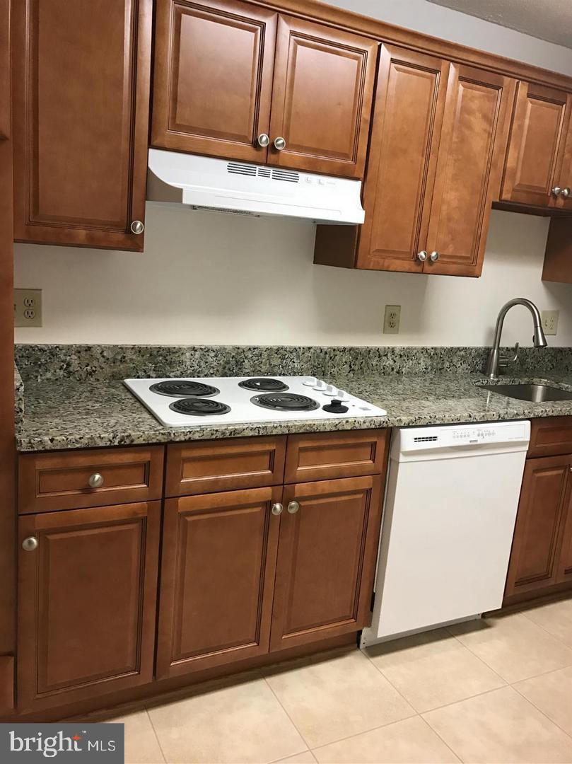 ROTONDA - Residential Lease