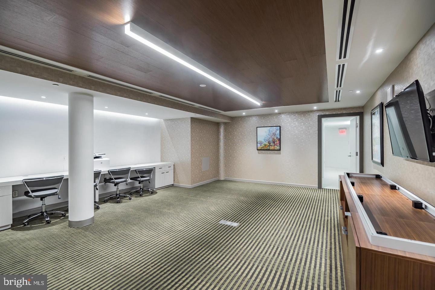 ROTONDA - Residential Lease