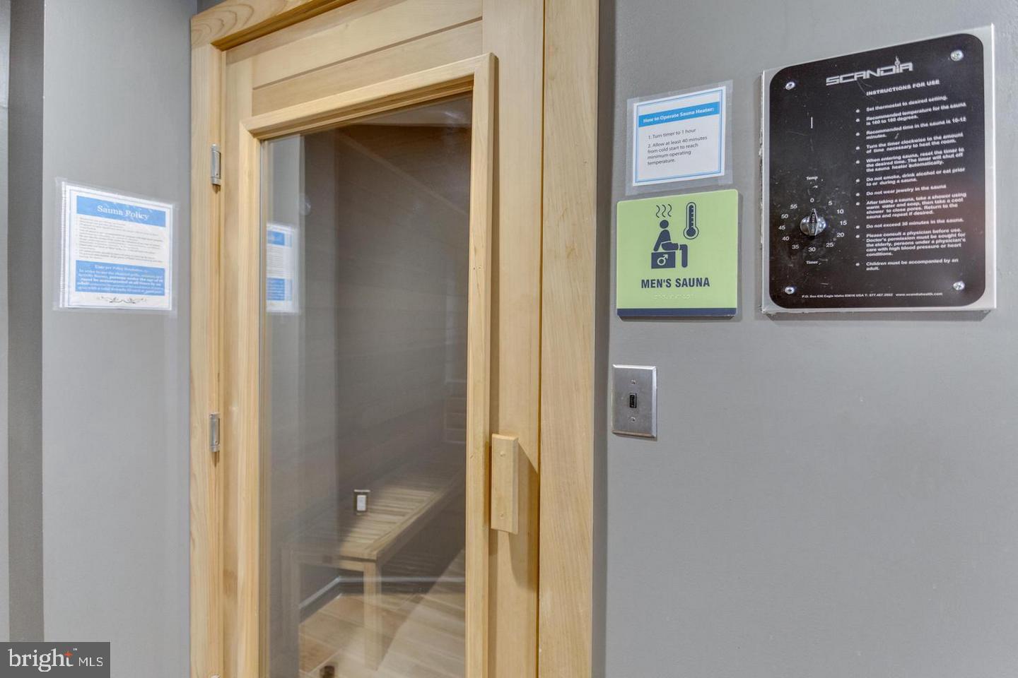 ROTONDA - Residential Lease