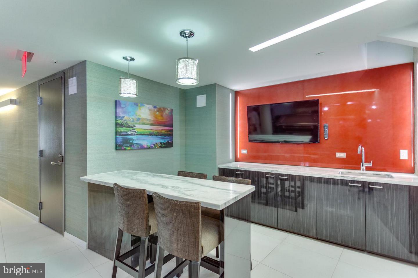 ROTONDA - Residential Lease