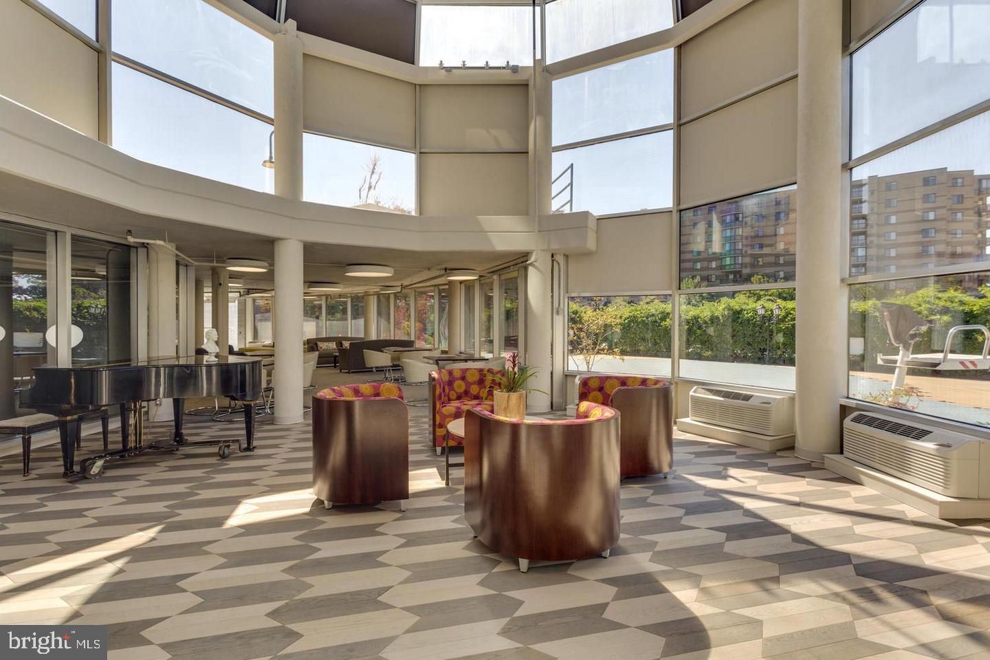 ROTONDA - Residential Lease