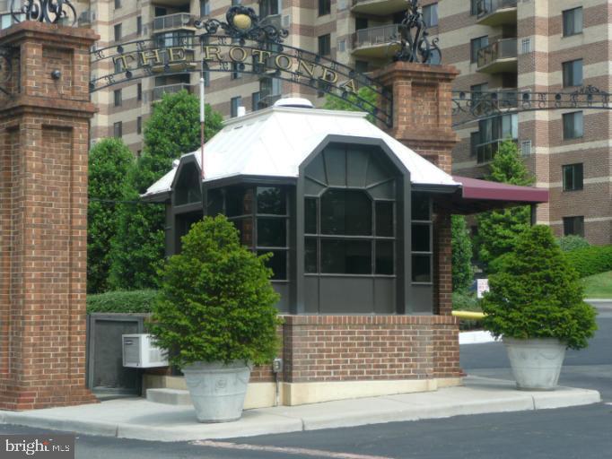 ROTONDA - Residential Lease