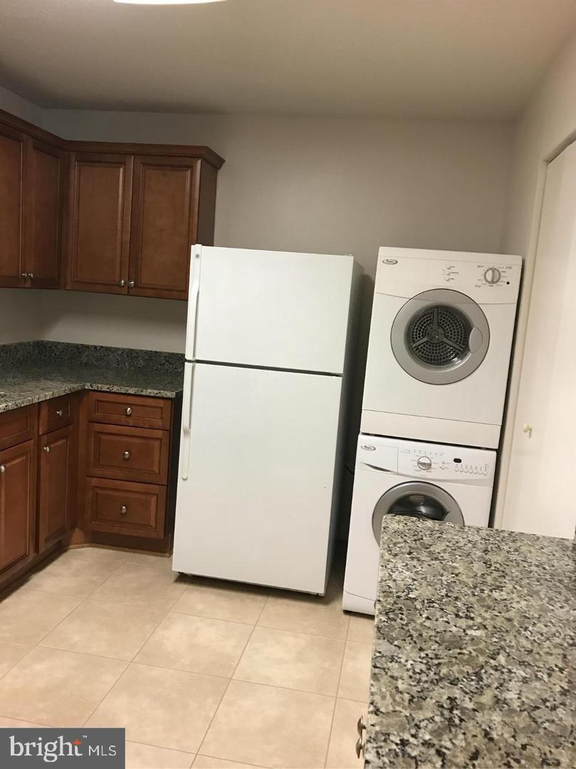 ROTONDA - Residential Lease