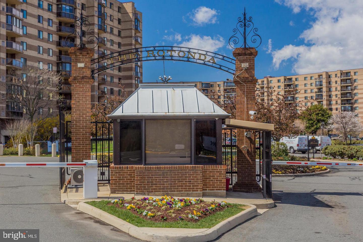 ROTONDA - Residential Lease