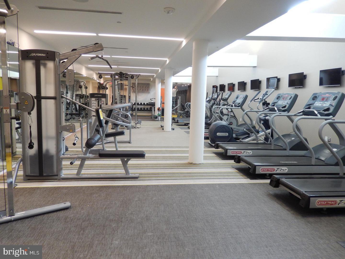 ROTONDA - Residential Lease