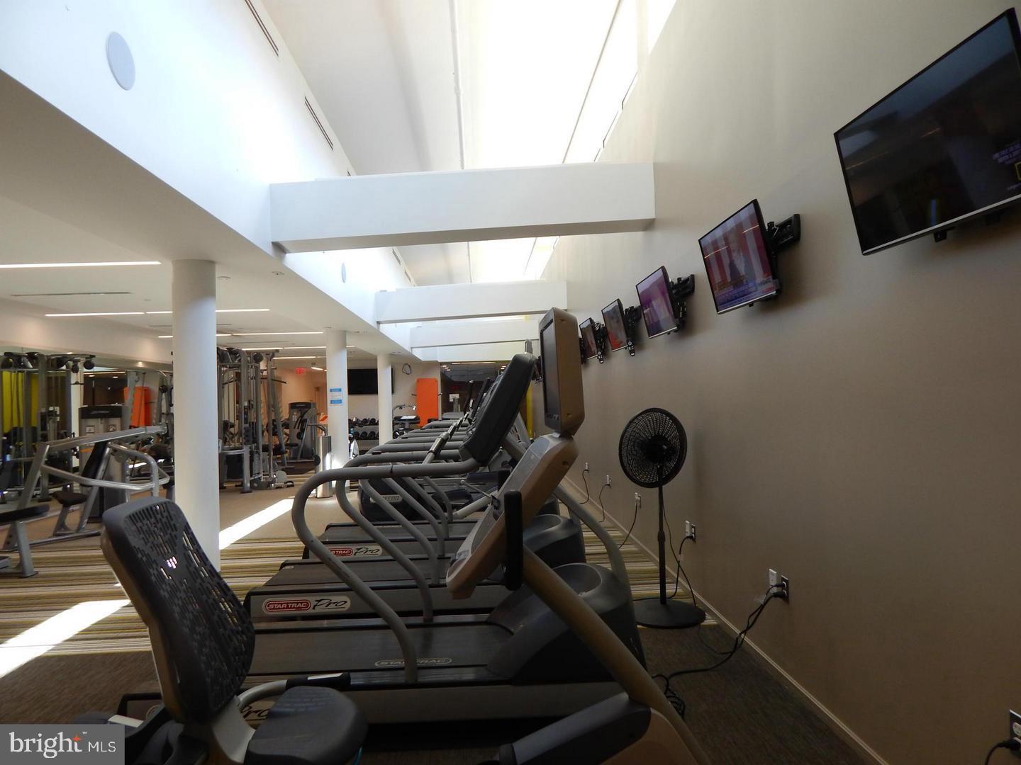 ROTONDA - Residential Lease