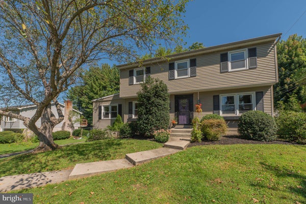 1063 MANOR DR, ALLENTOWN, PA 18103 - Image 1fbef252bdb978753eb7a7a153f458d6/110244902