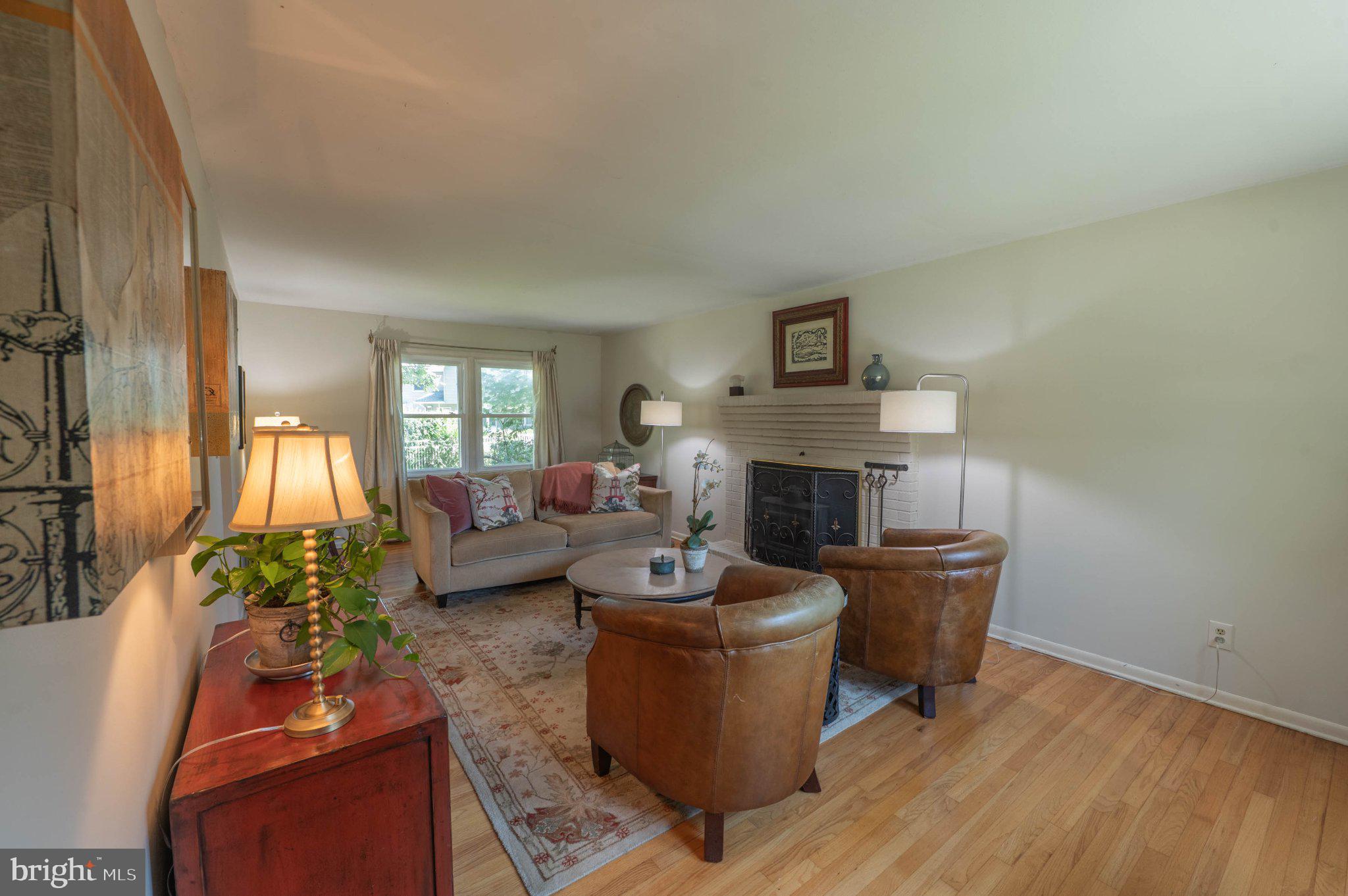 1063 MANOR DRIVE