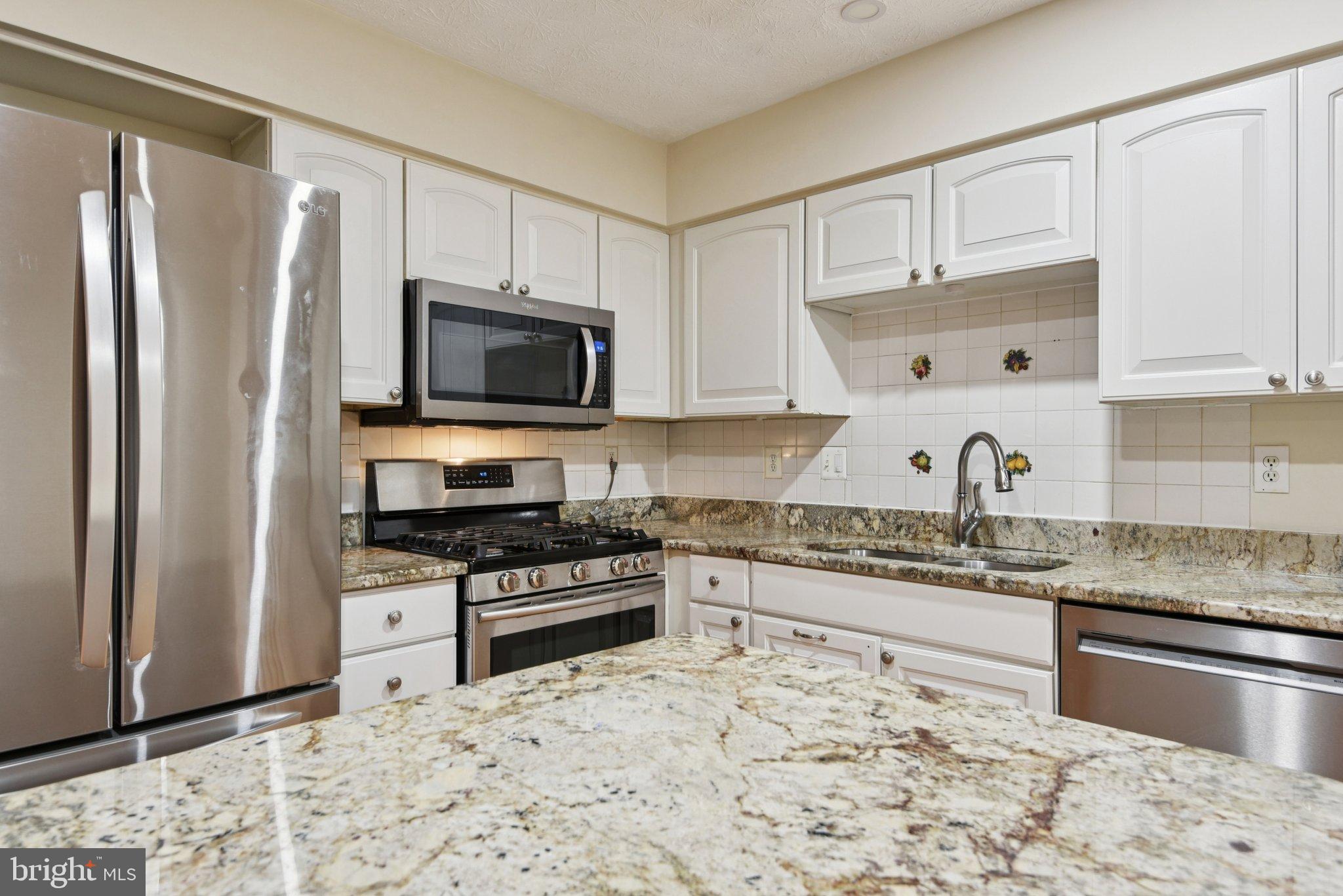 PAPILLON - Residential Lease