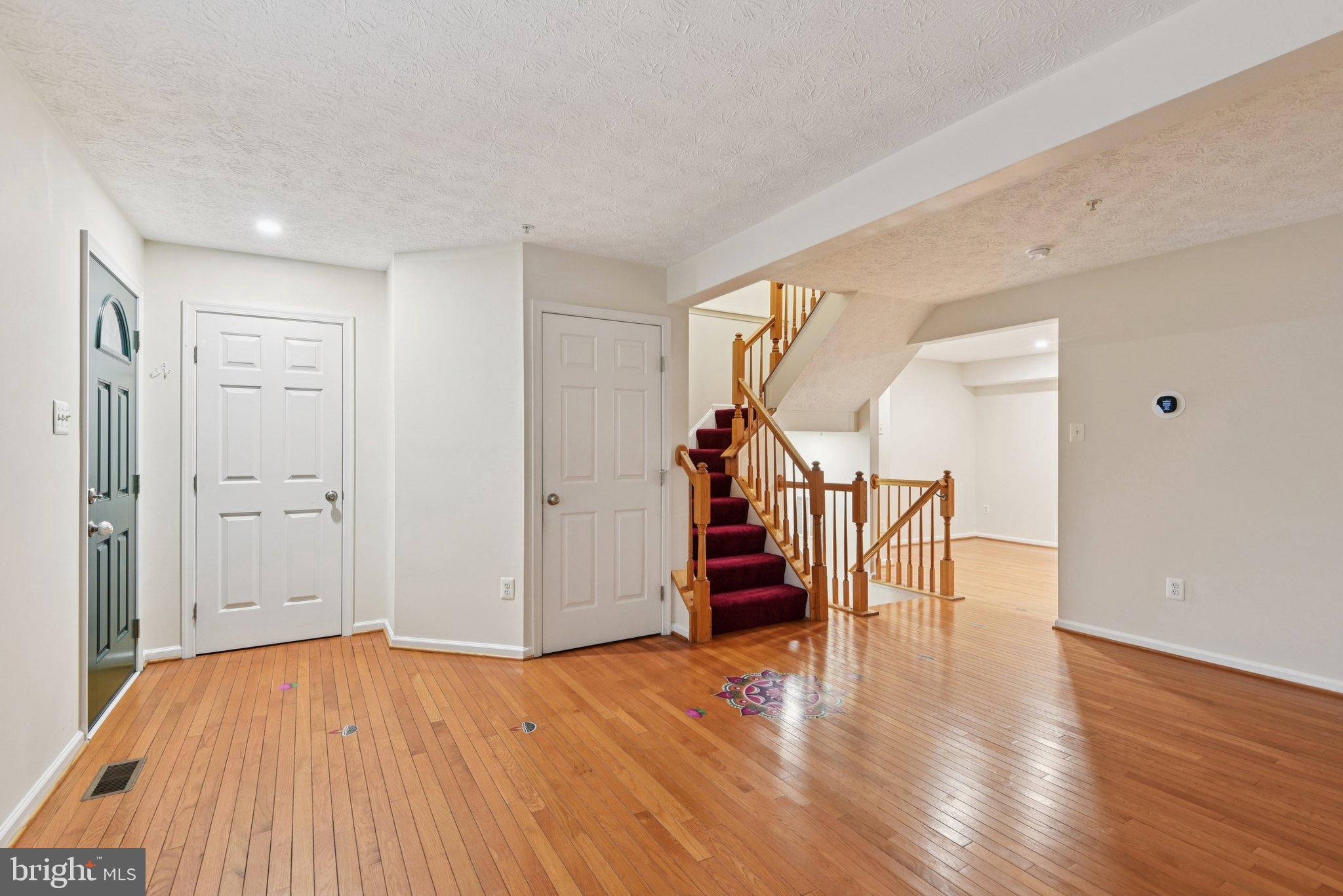 PAPILLON - Residential Lease