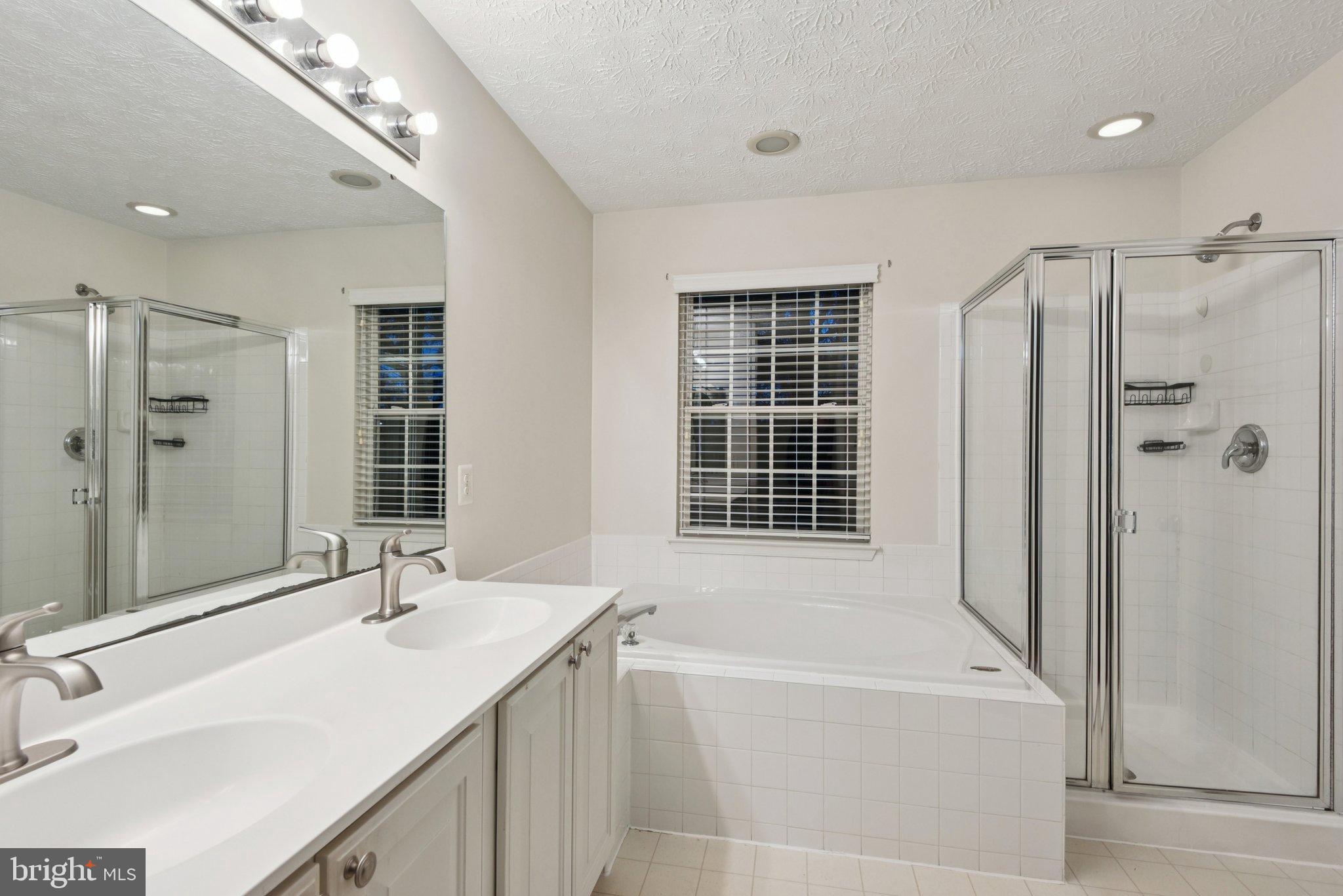 PAPILLON - Residential Lease