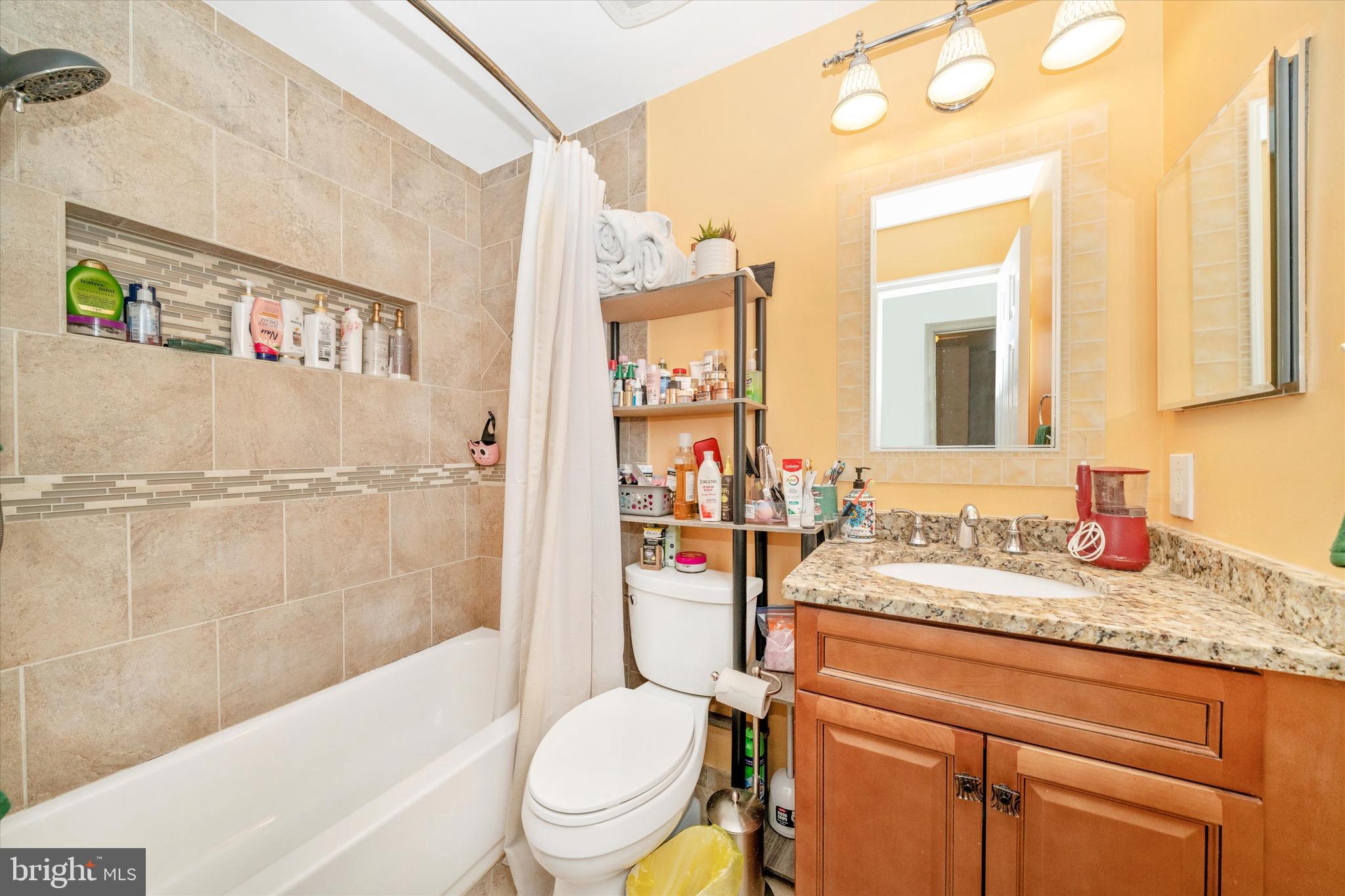 CENTER TERRACE - Residential