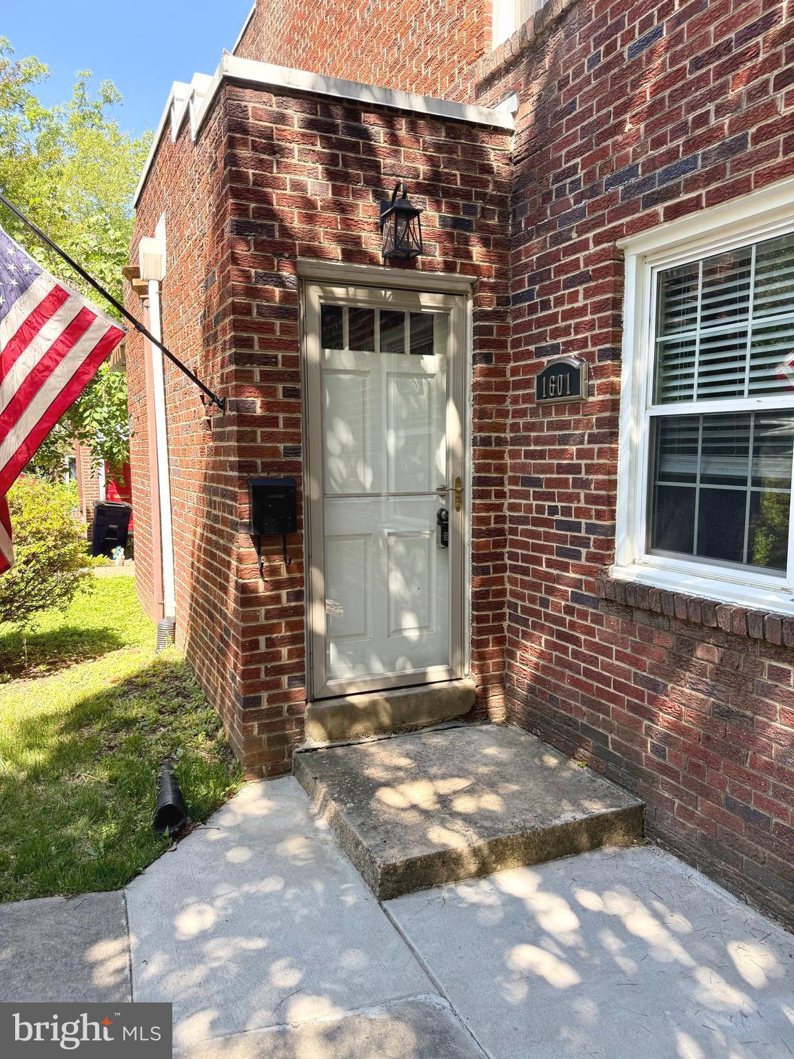 1601 N COLONIAL TERRACE