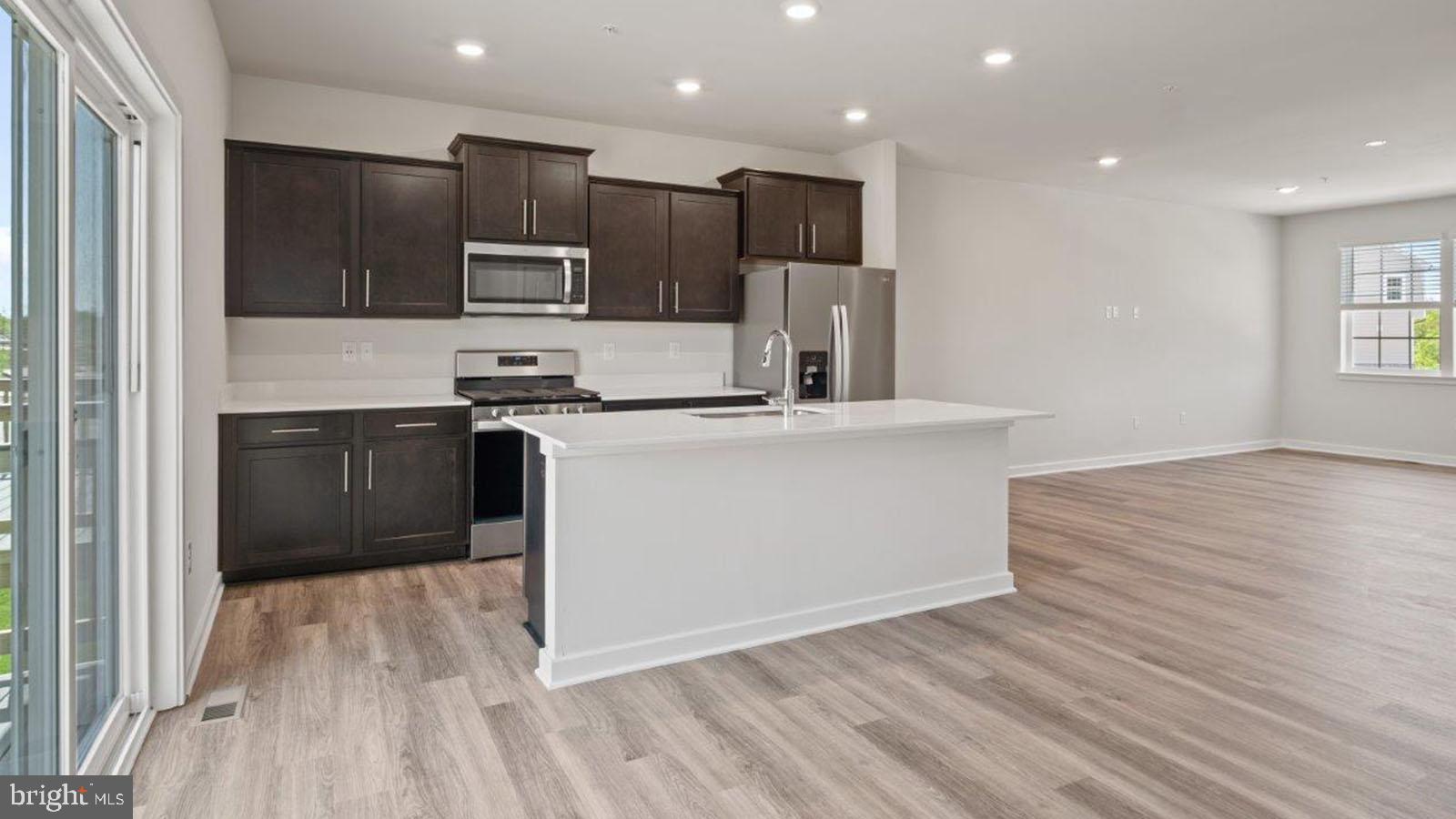 SPRING HILLS - Residential