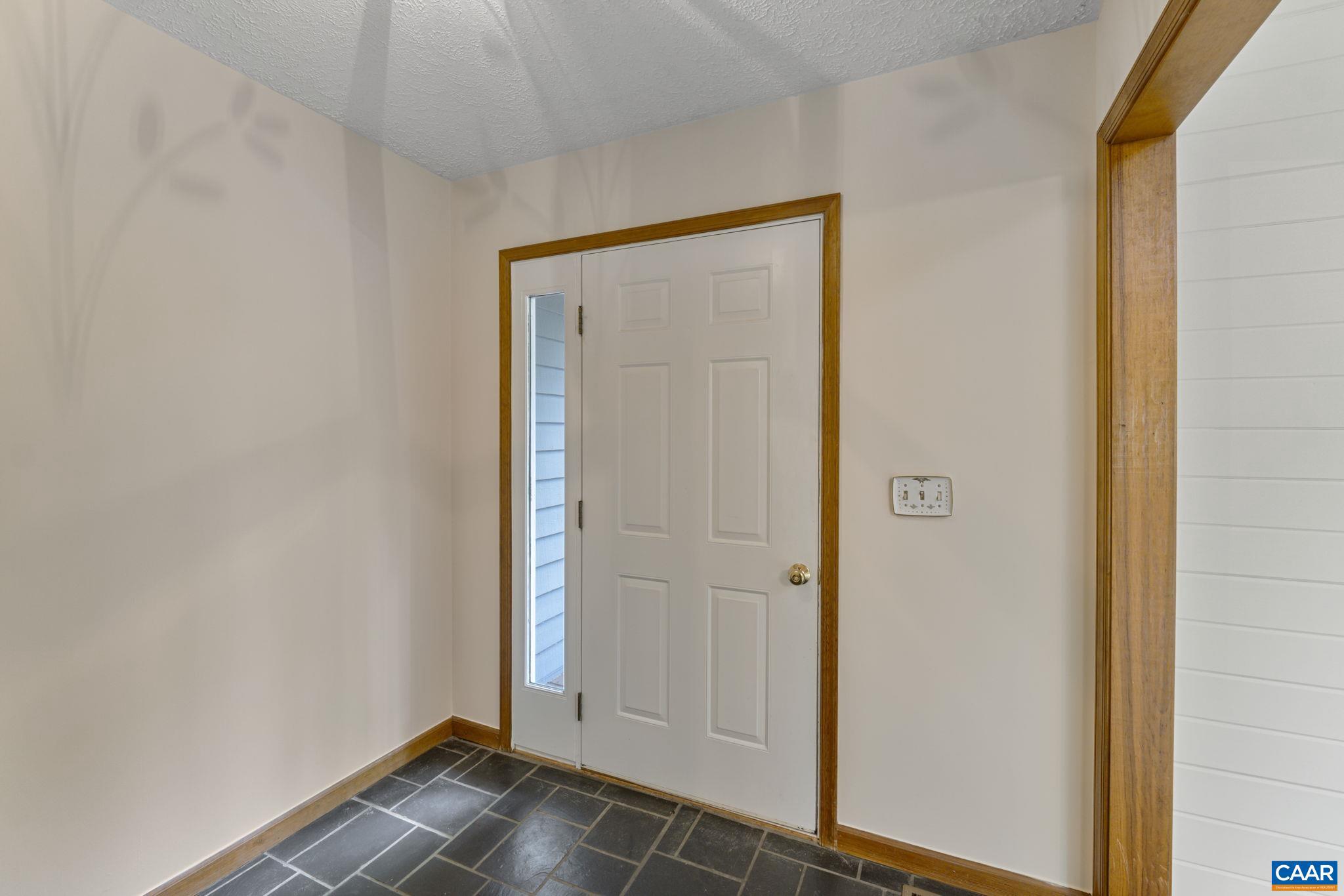 LAKE MONTICELLO - Residential