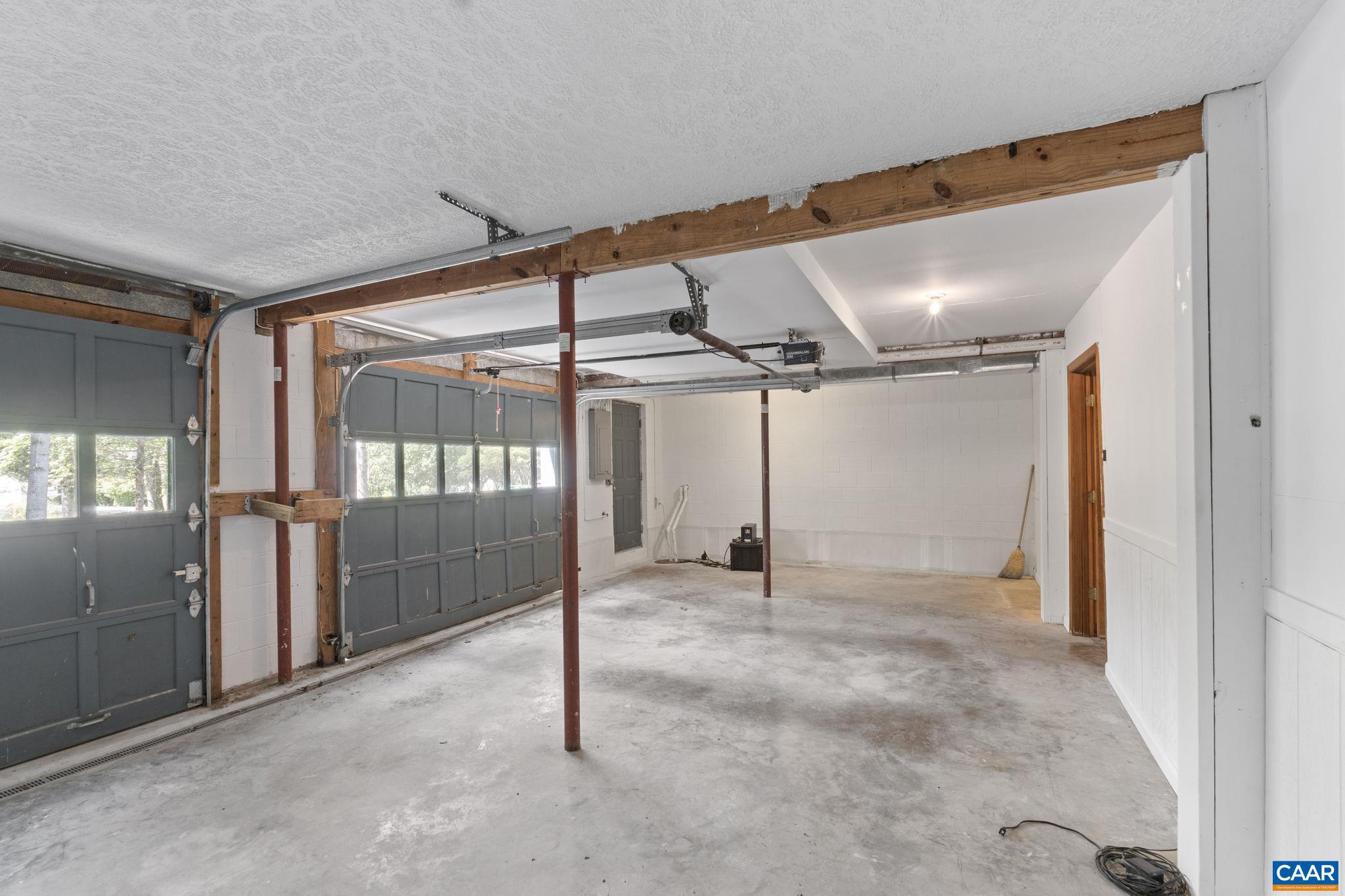 LAKE MONTICELLO - Residential