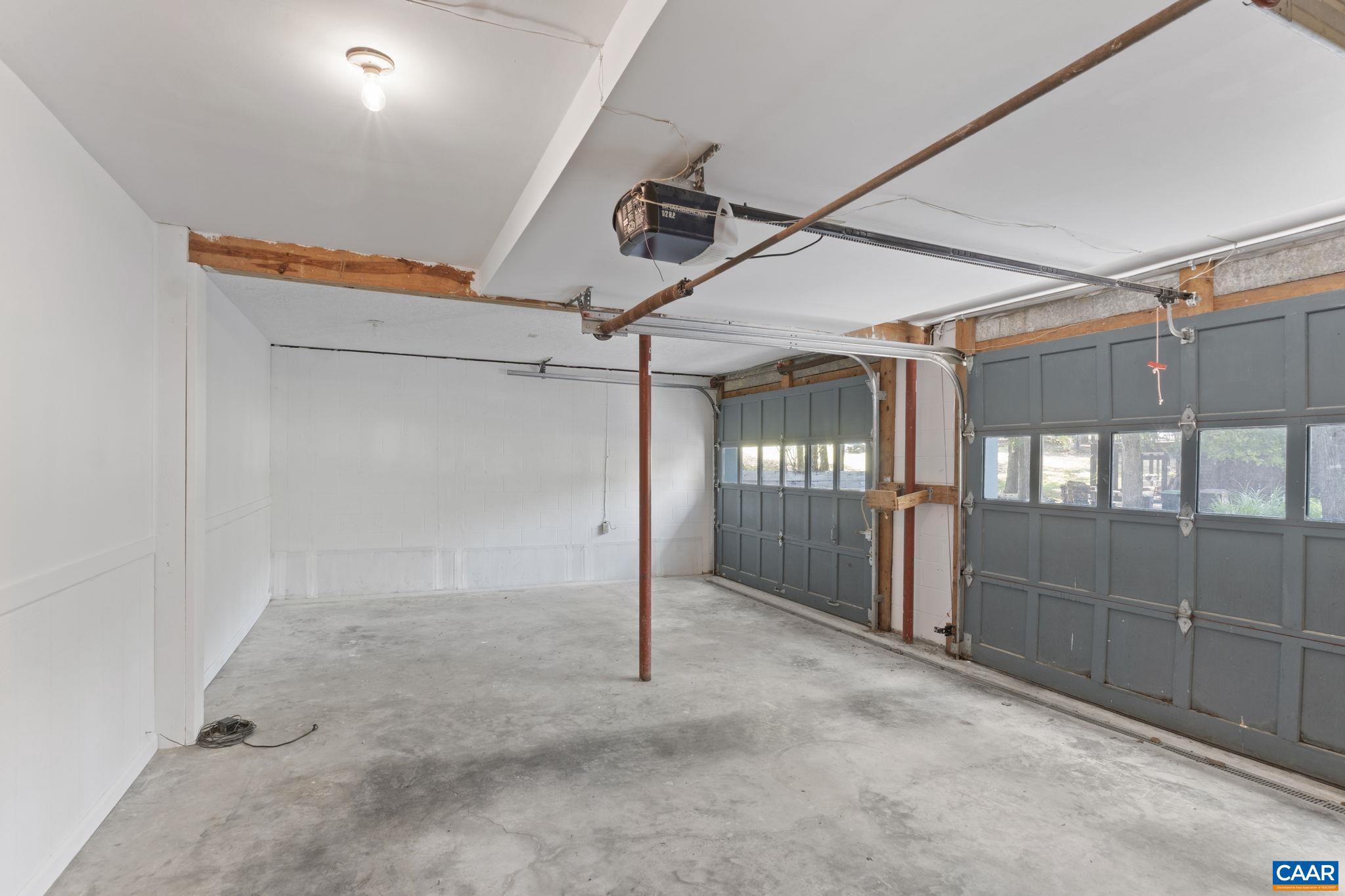 LAKE MONTICELLO - Residential