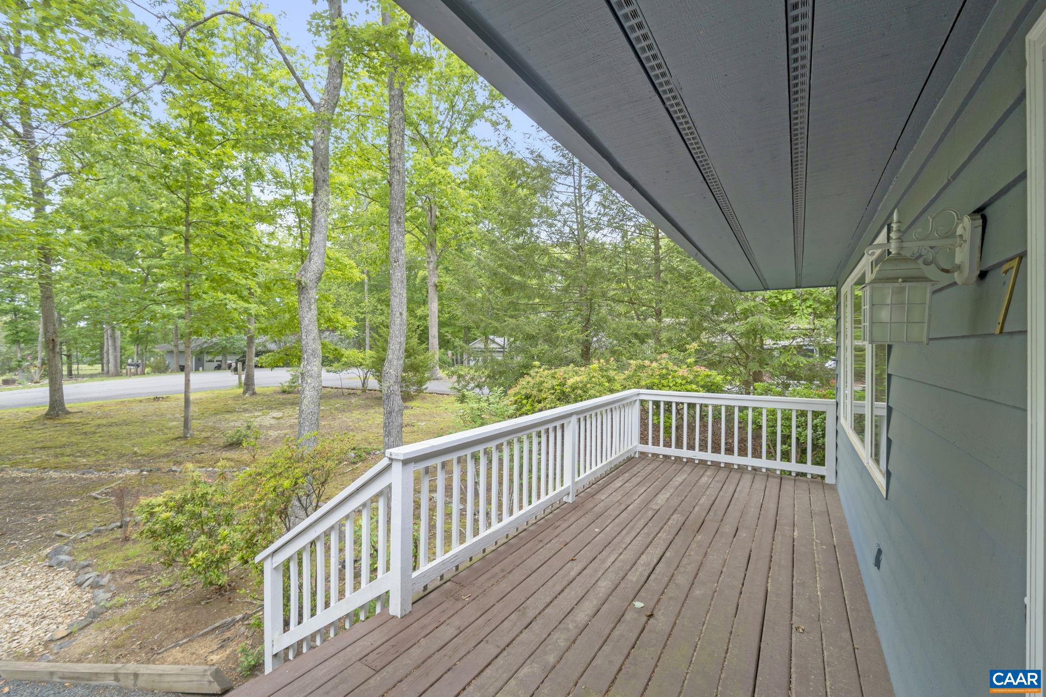 LAKE MONTICELLO - Residential