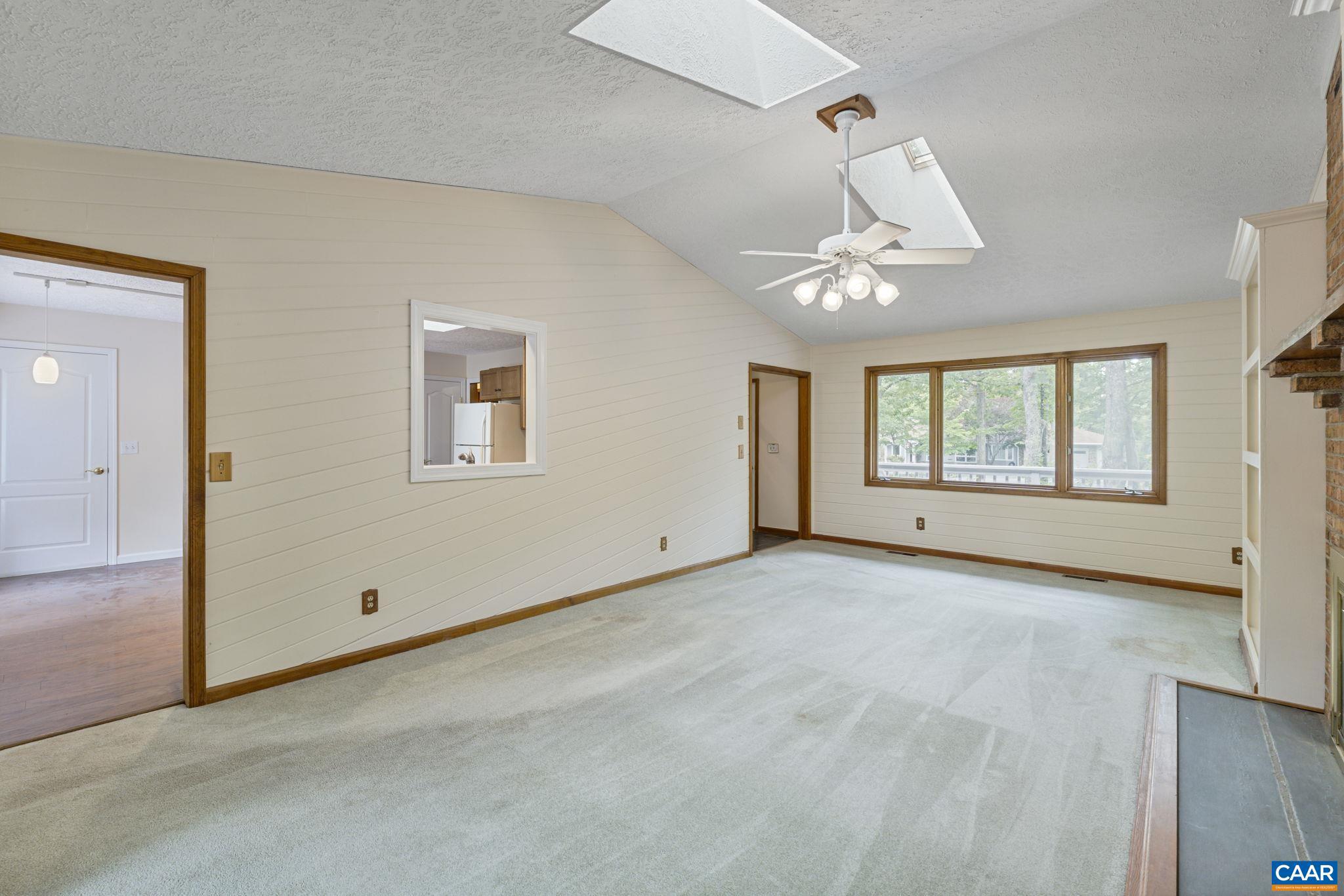 LAKE MONTICELLO - Residential