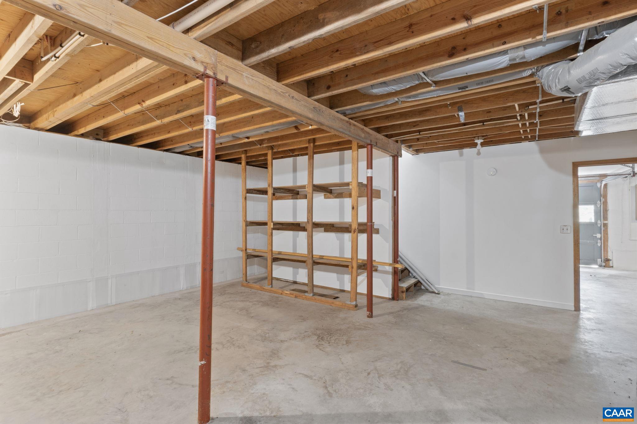 LAKE MONTICELLO - Residential