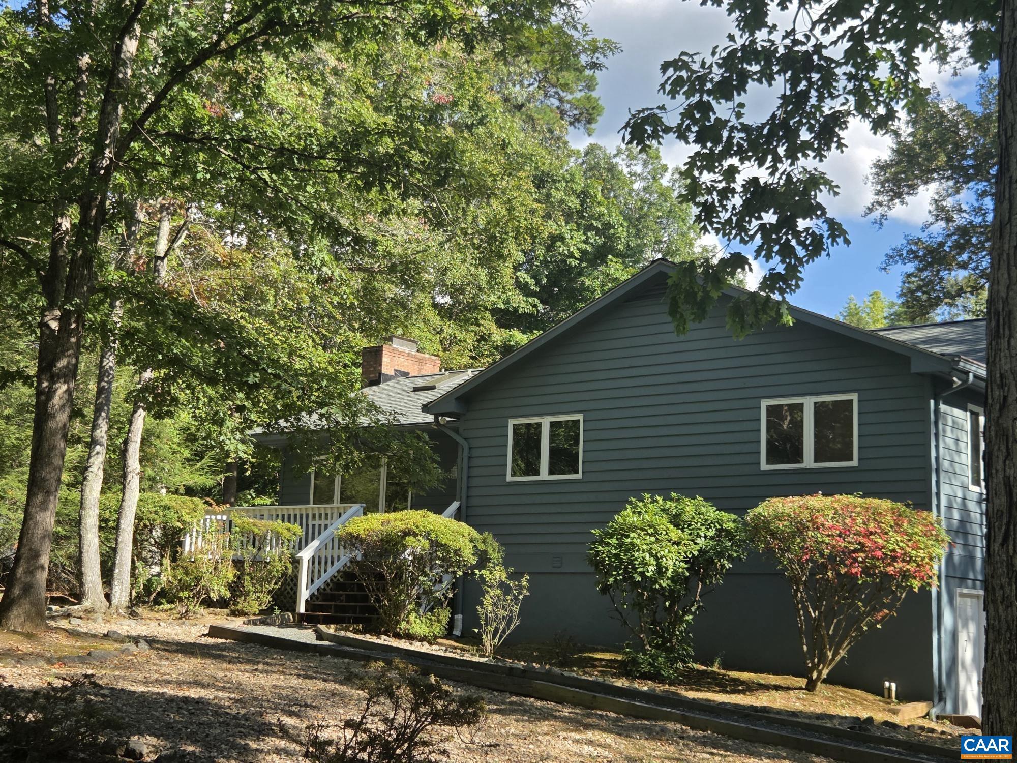 LAKE MONTICELLO - Residential