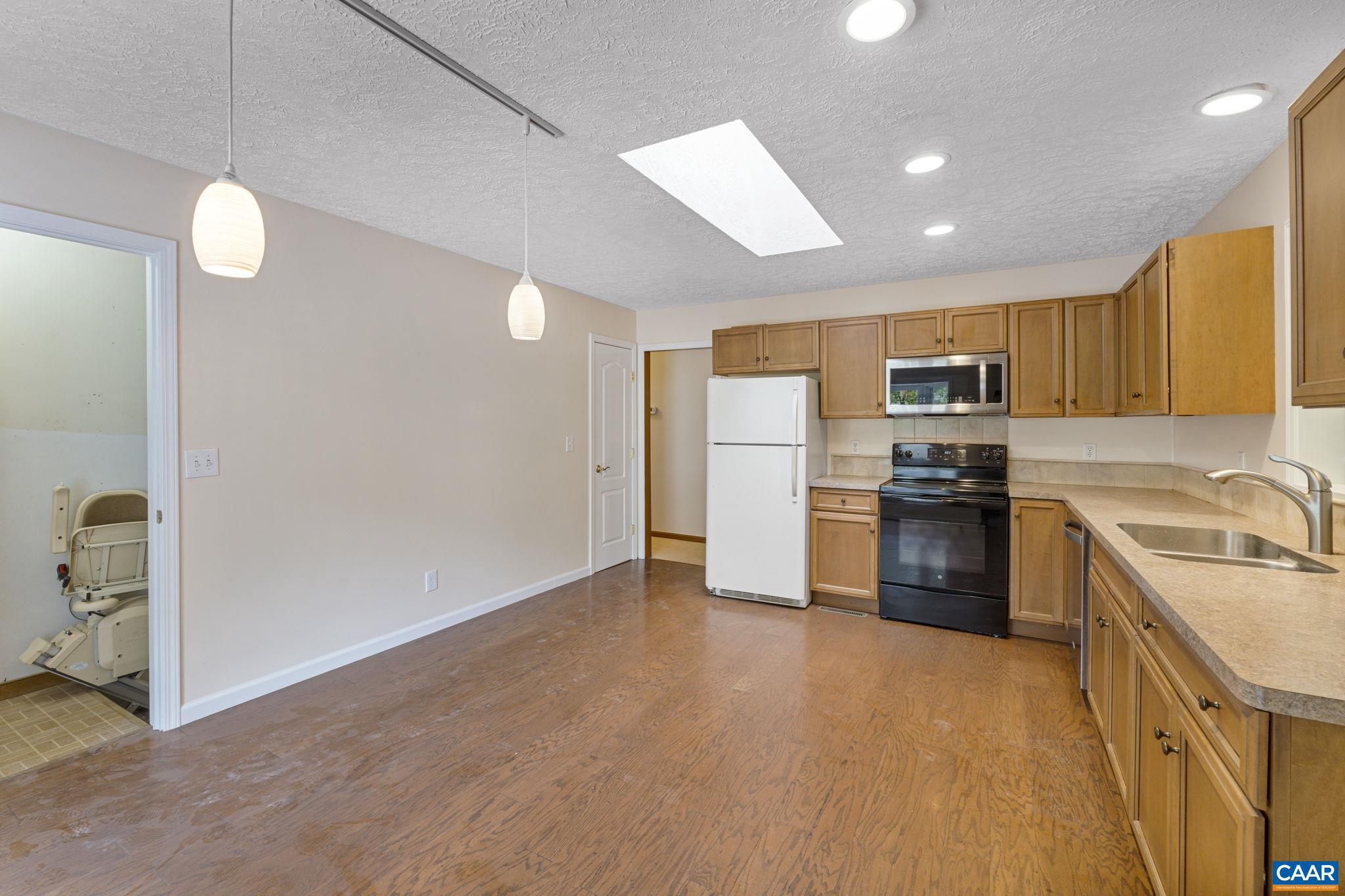 LAKE MONTICELLO - Residential