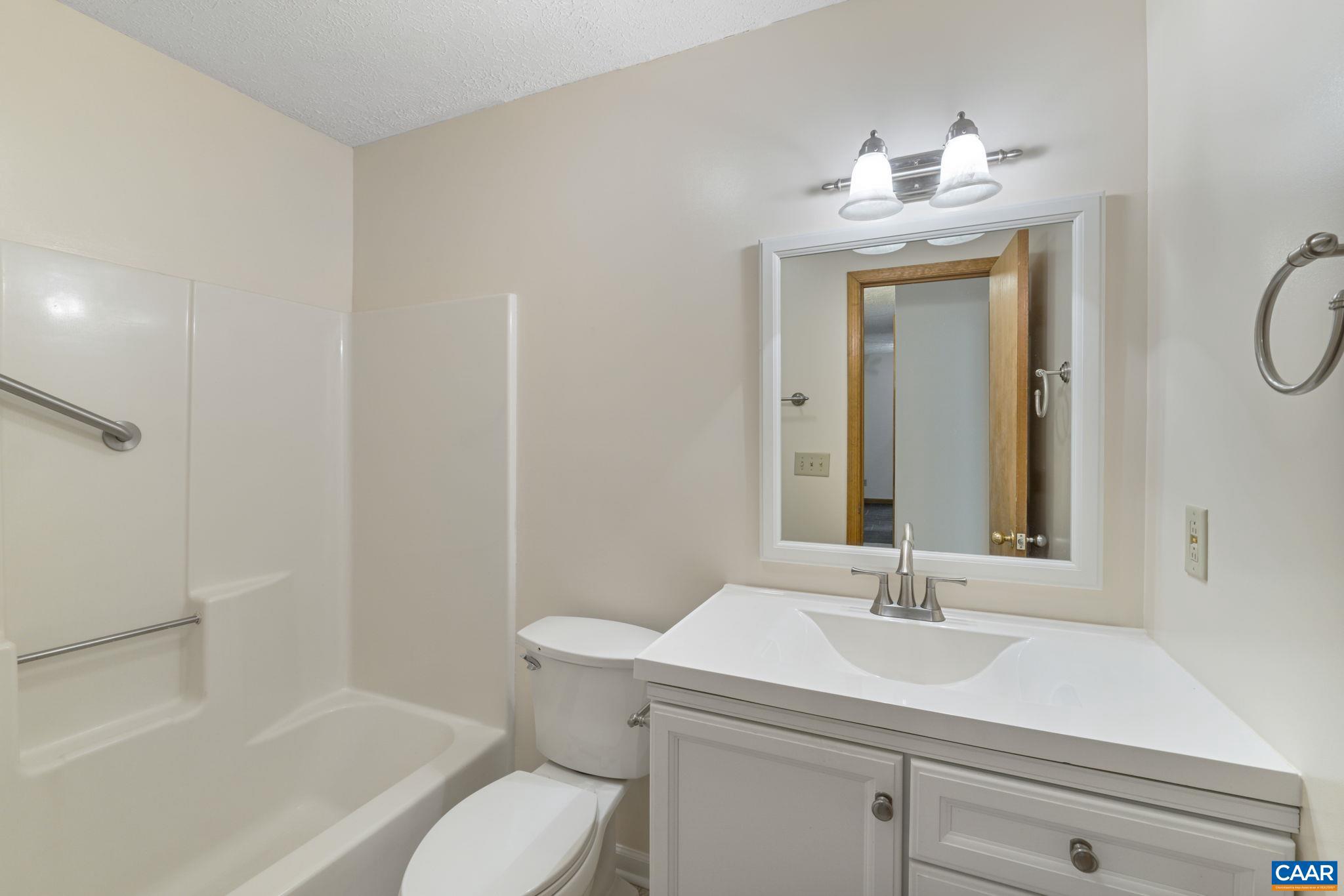 LAKE MONTICELLO - Residential