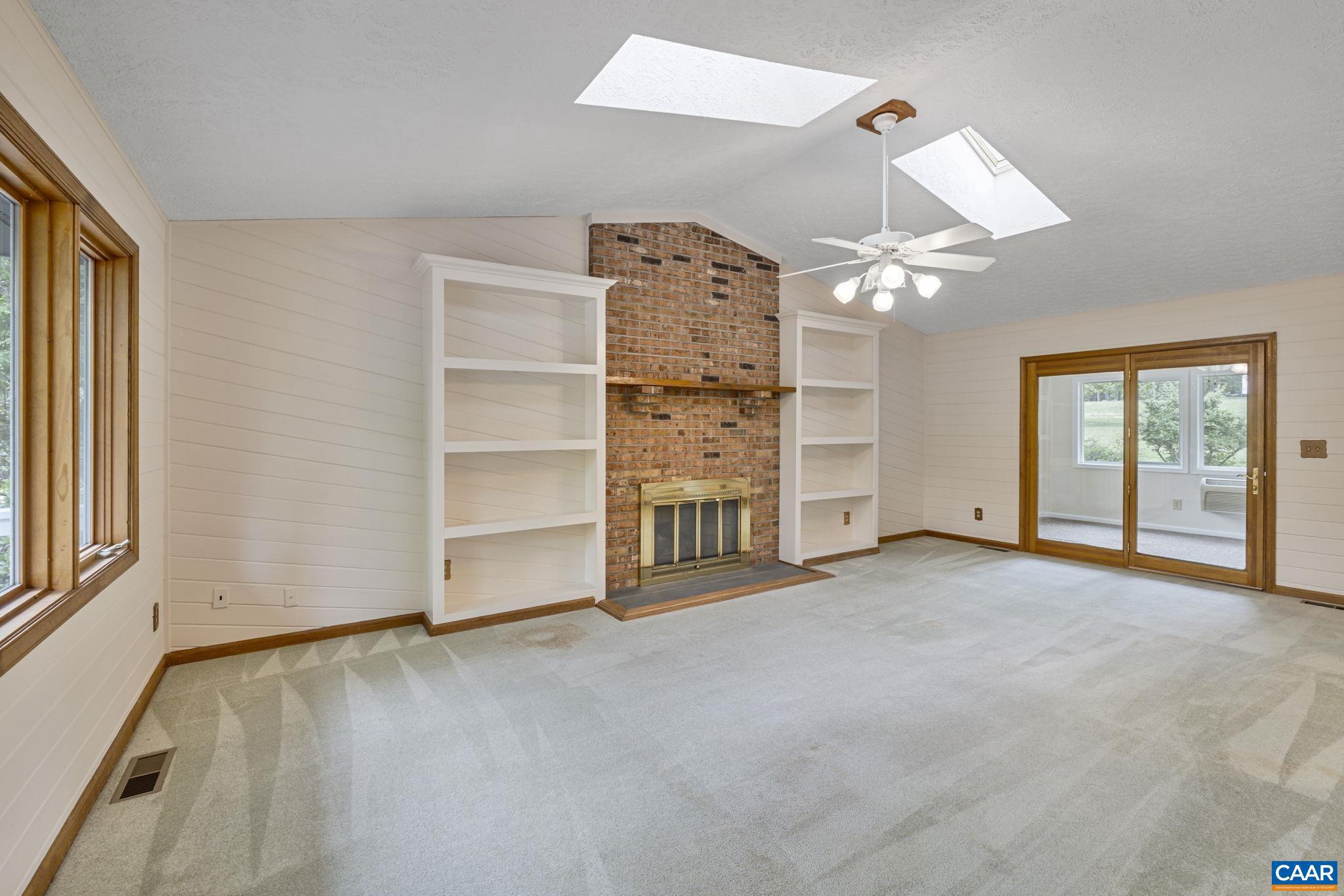 LAKE MONTICELLO - Residential