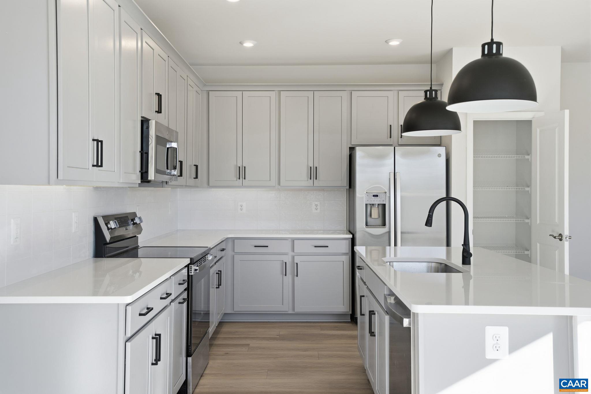 3005 RAMBLING BROOK LN